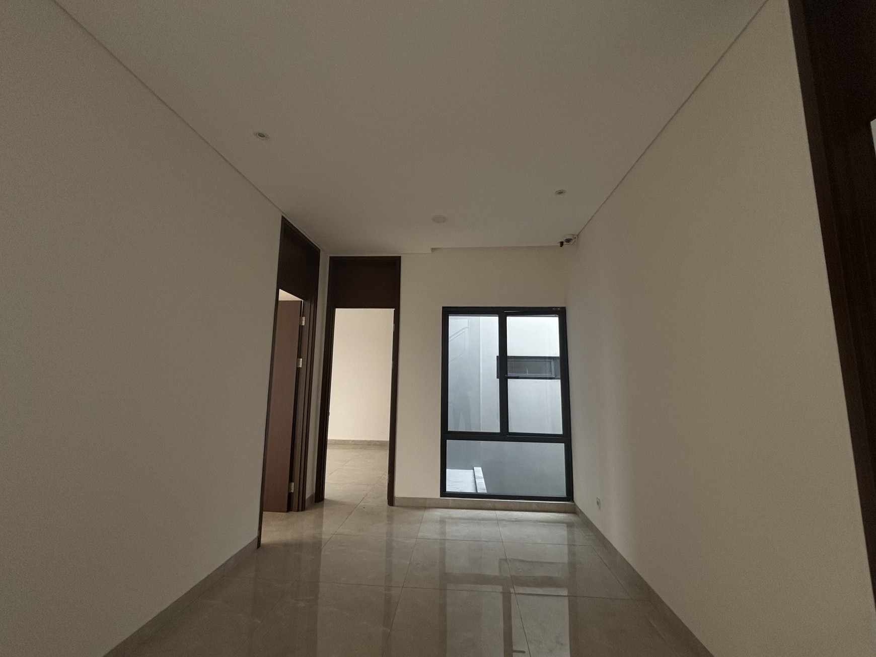 Best Deal. Jarang Ada! Rumah Atherton 3 Lantai di Kota Wisata 