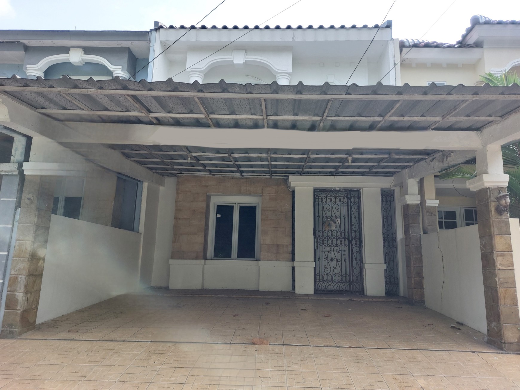 Rumah Siap Huni di Raffless Hills, Cibubur