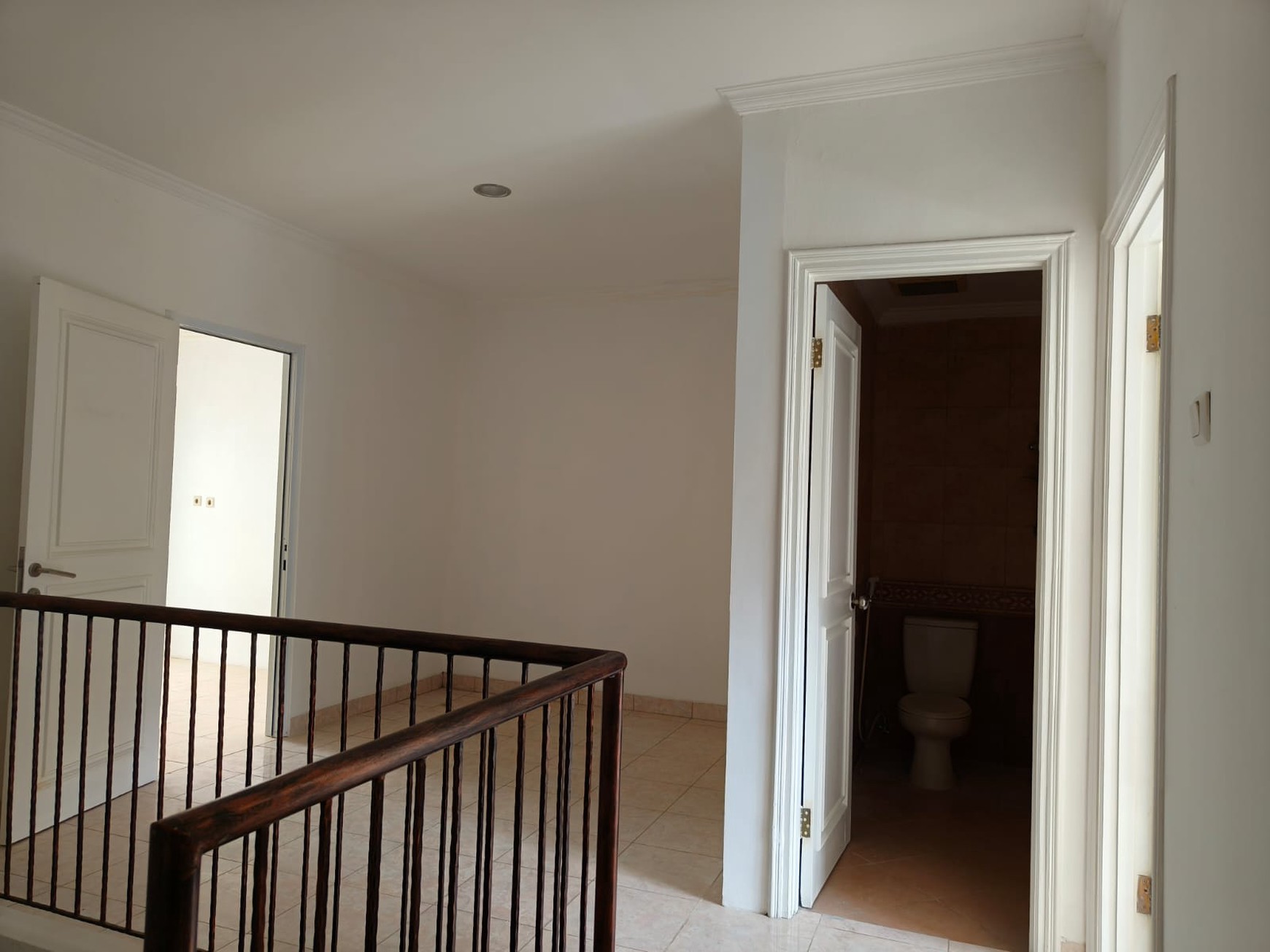 Rumah Siap Huni di Raffless Hills, Cibubur