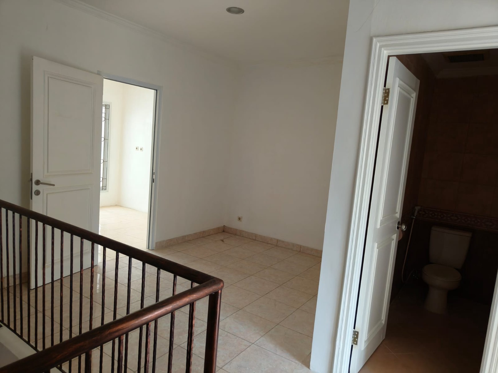 Rumah Siap Huni di Raffless Hills, Cibubur