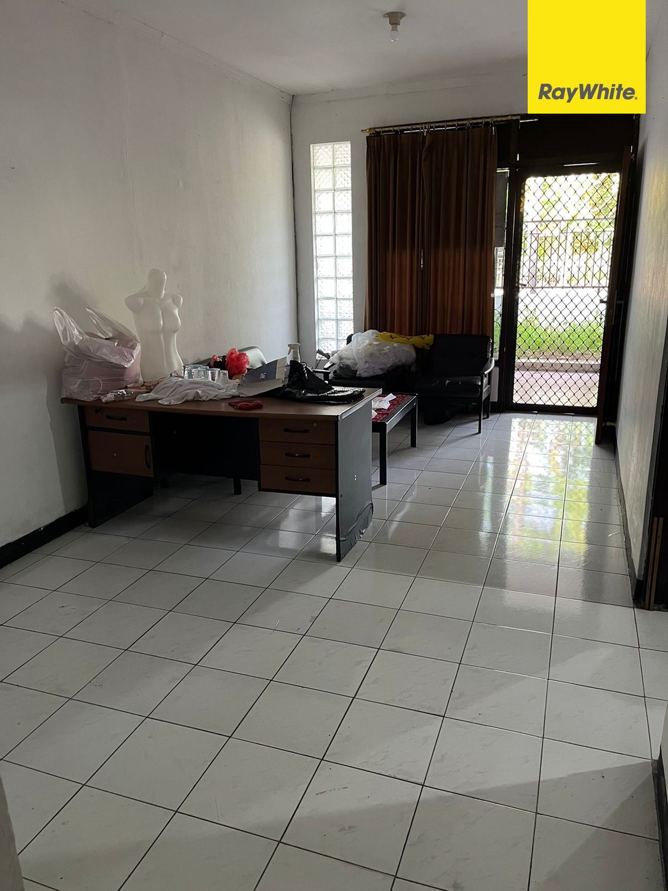 Dijual Rumah 2 lantai di Darmo Indah Barat Surabaya