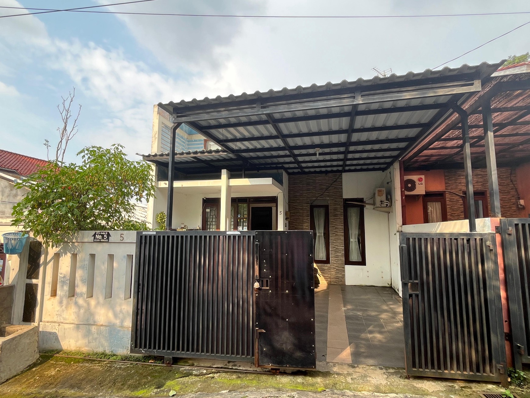 Rumah siap Huni dekat UI, bonus cctv dekat tol kukusan