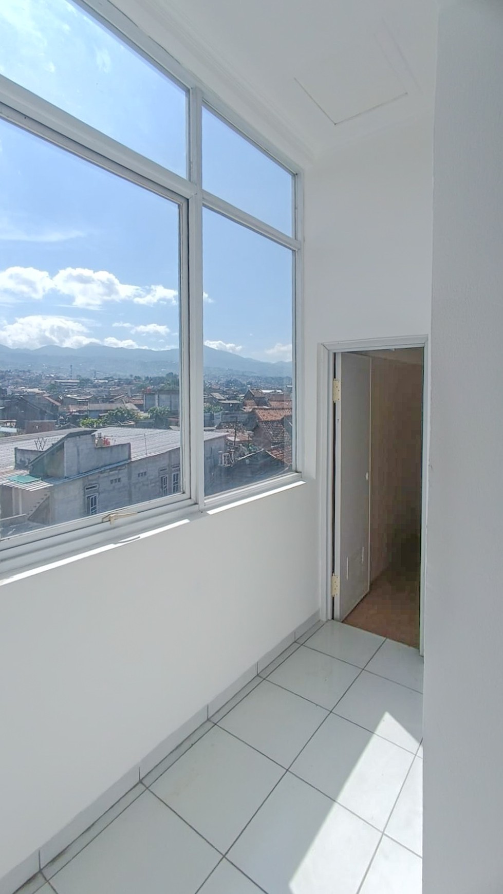 RUKO STRATEGIS, DEKAT SURAPATI CORE, SUCI, PADASUKA, COCOK CAFE, RESTO, KANTOR