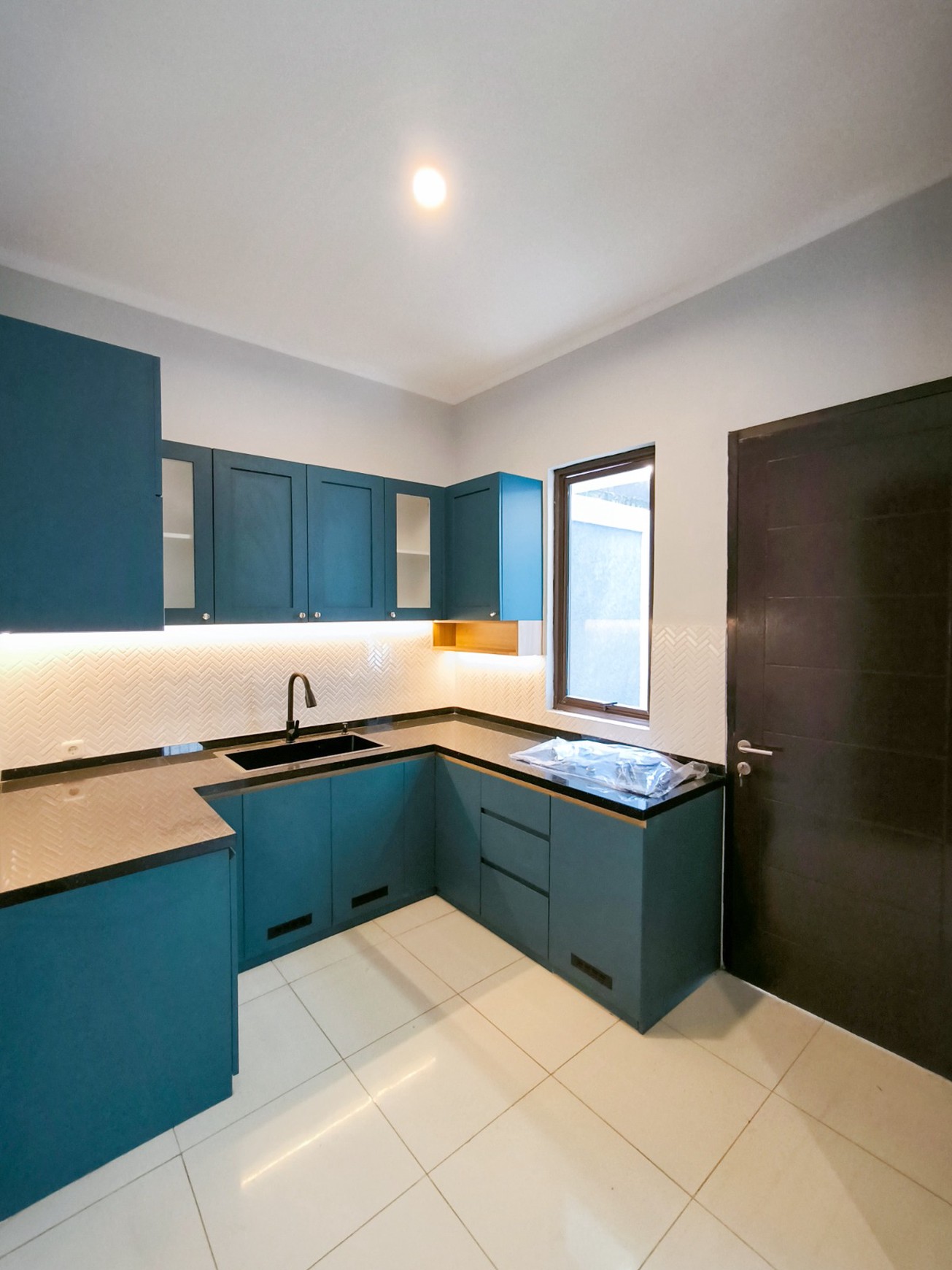 DiJual Cepat Rumah ada kitchen Baru,Jalan Lebar di Bintaro Jaya 9