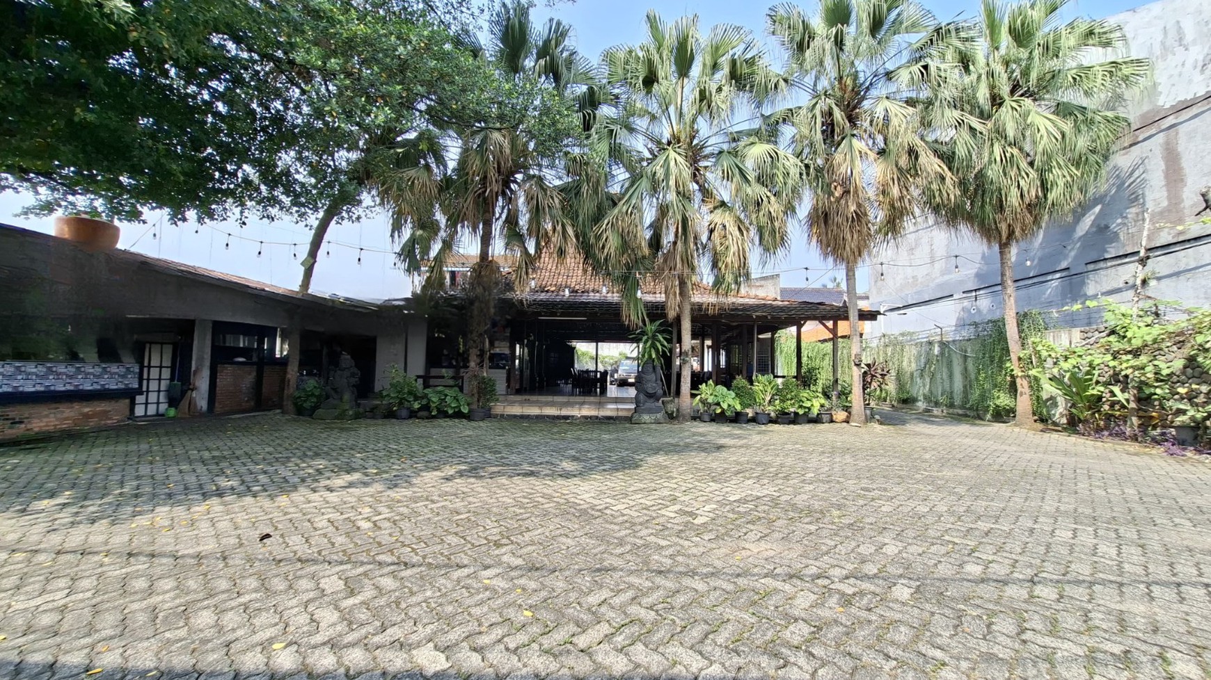 Tempat Usaha di Lokasi Strategis Jl. Margasatwa Barat