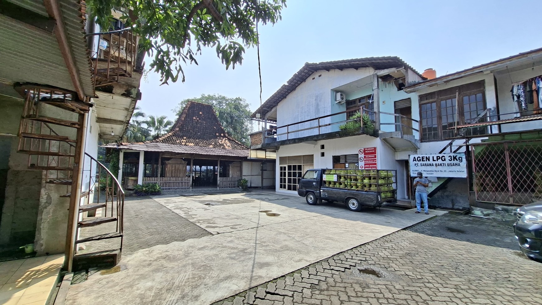 Tempat Usaha di Lokasi Strategis Jl. Margasatwa Barat