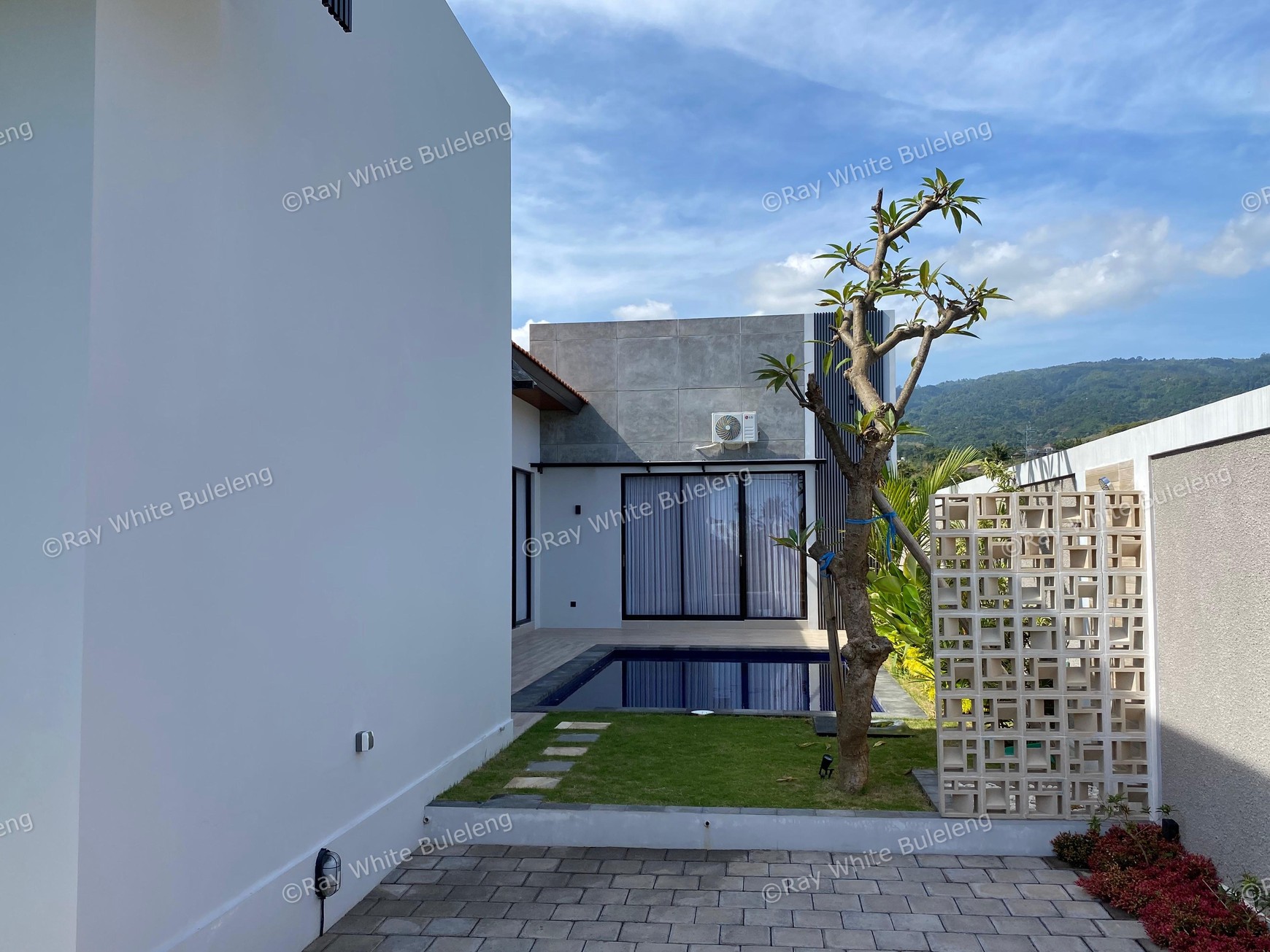 New Beautiful Rice Field Villa for Sale at Lovina