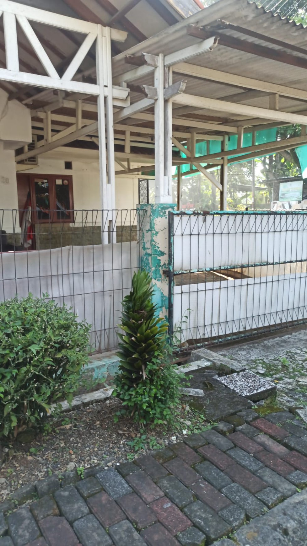 Kawaluyaan taman rafflesia luas 134 rumah hoek 1 lantai