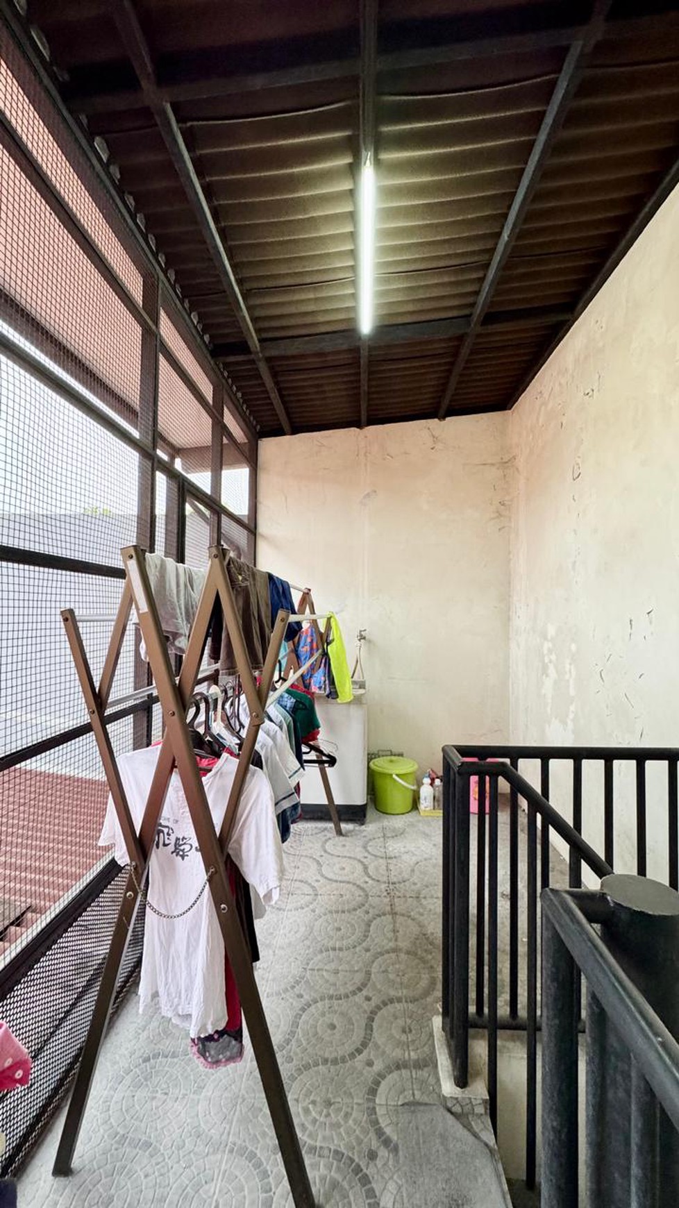 RUMAH SEMI FURNISH BAGUS NYAMAN DAN ASRI DI CLUSTER LE VESTA LIPPO CIKARANG DEKAT PINTU TOL CIBATU