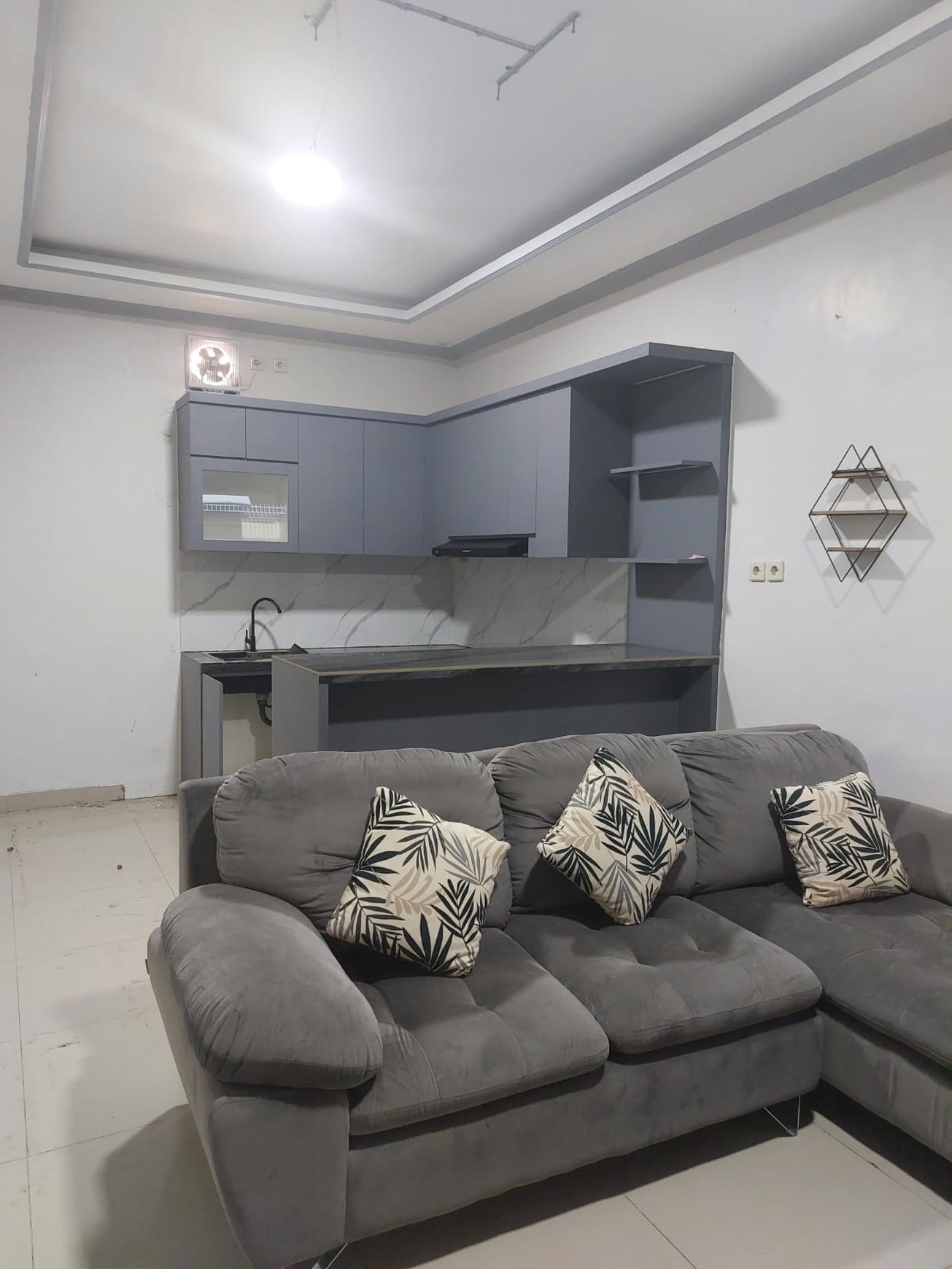 Rumah 2 lantai Siap Huni Di Metland Transyogi 