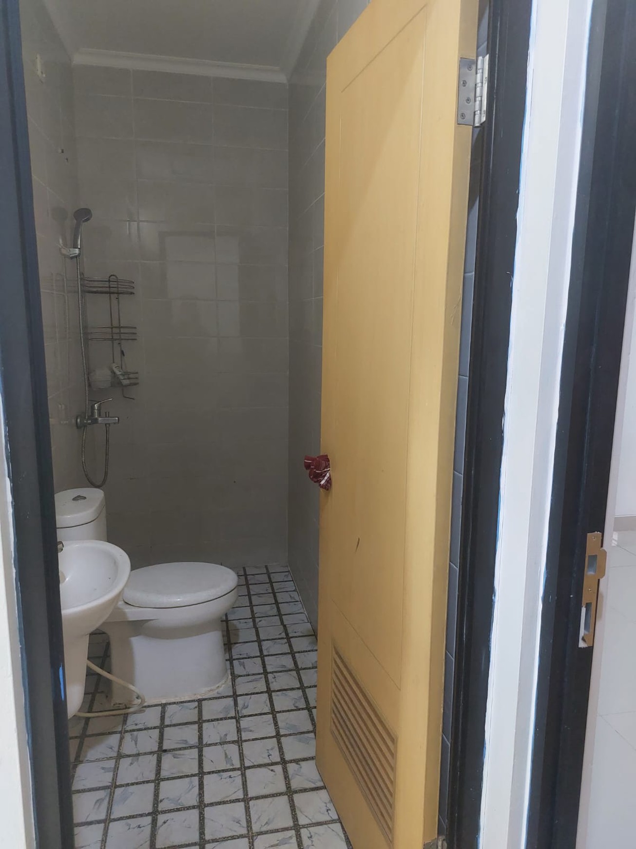 Rumah 2 lantai Siap Huni Di Metland Transyogi 