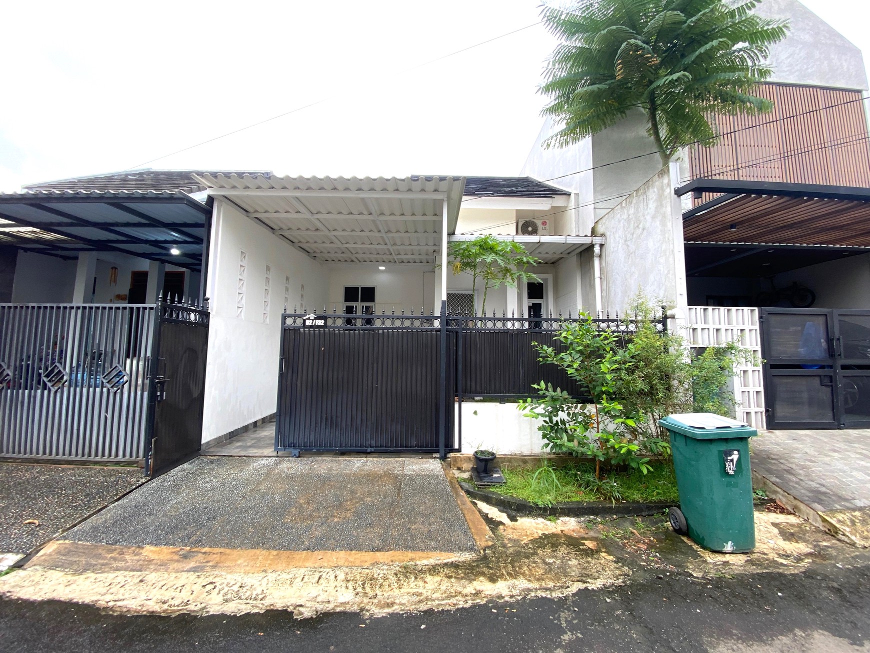 Serua Residence Rumah Siap Huni Semi Furnished Hadap Selatan One Gate System