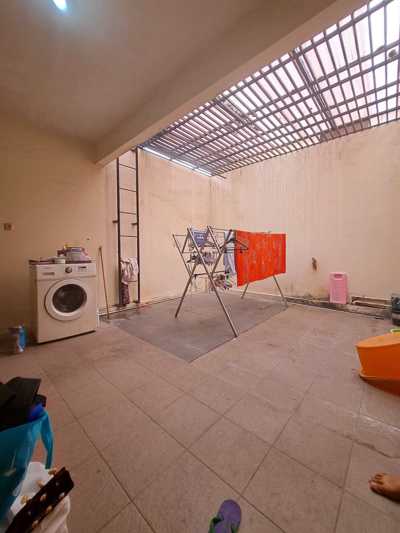 Rumah Terawat di Lebak Bulus Posisi Hook Harga Termurah