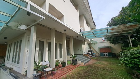 Rumah Terawat di Lebak Bulus Posisi Hook Harga Termurah