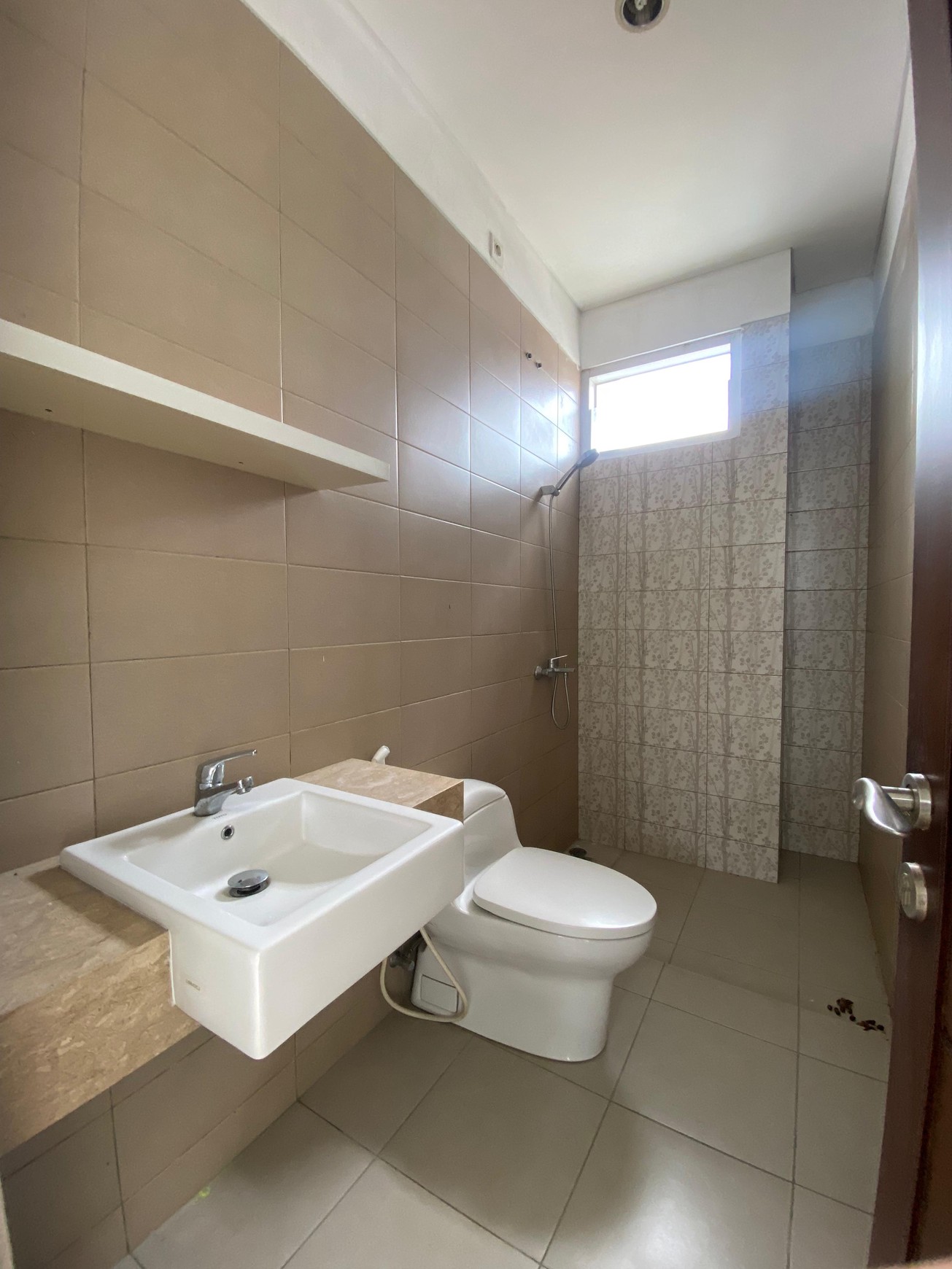 Hunian Luas di Gandul Luas 110 m2 Dalam Cluster Dekat ke Tol Andara