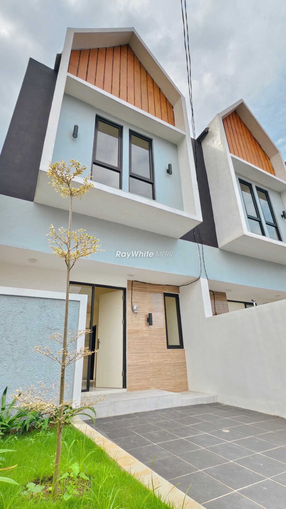 Scandinavian Style! Rumah 2 Lantai Elegan di Gunung Anyar Emas