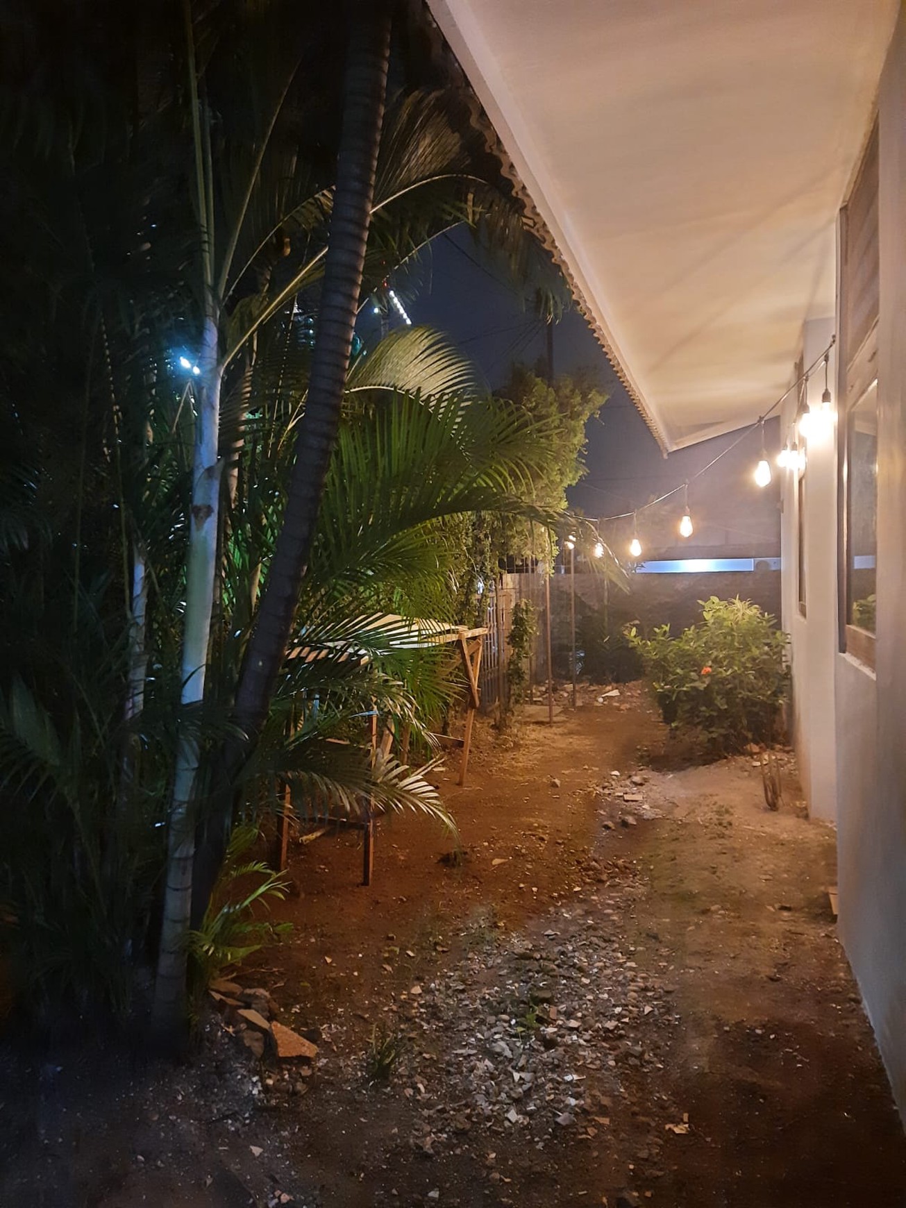 Rumah 2 Lantai, Dekat dengan BXC 