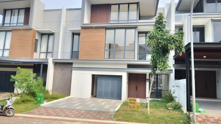 Rumah cantik dan baru siap huni di kota wisata cibubur dalam cluster