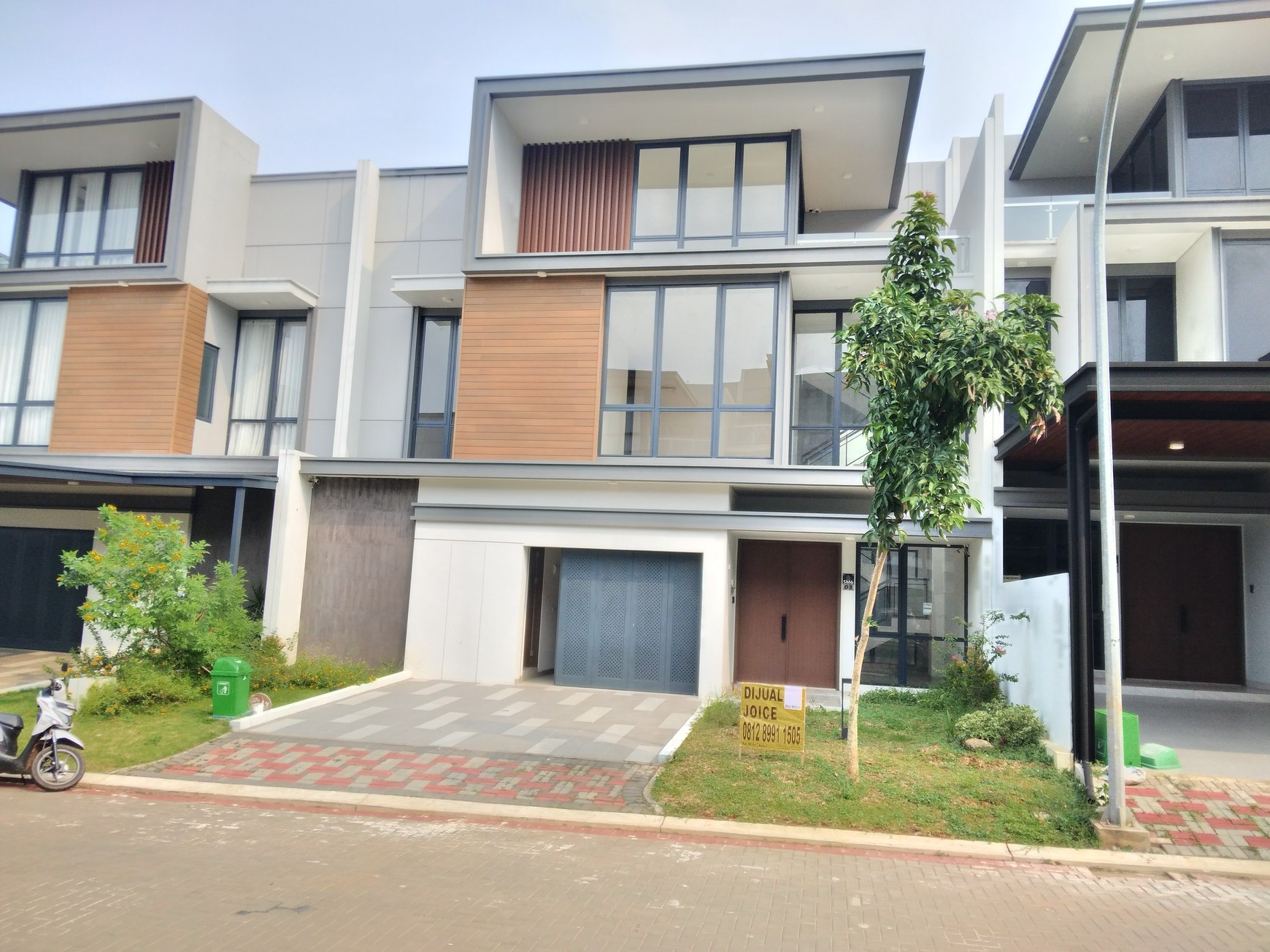 Rumah cantik dan baru siap huni di kota wisata cibubur dalam cluster