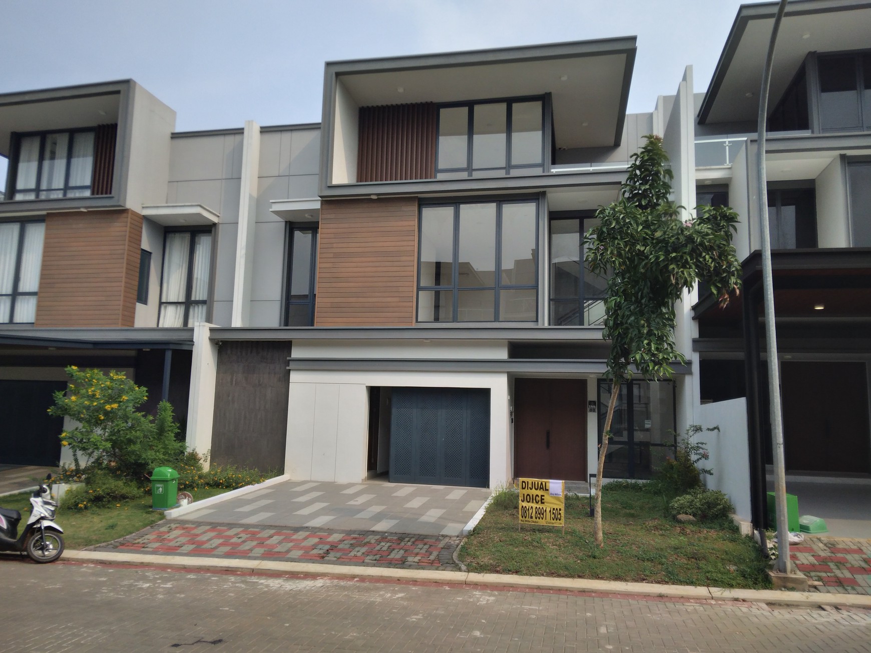 Rumah cantik dan baru siap huni di kota wisata cibubur dalam cluster