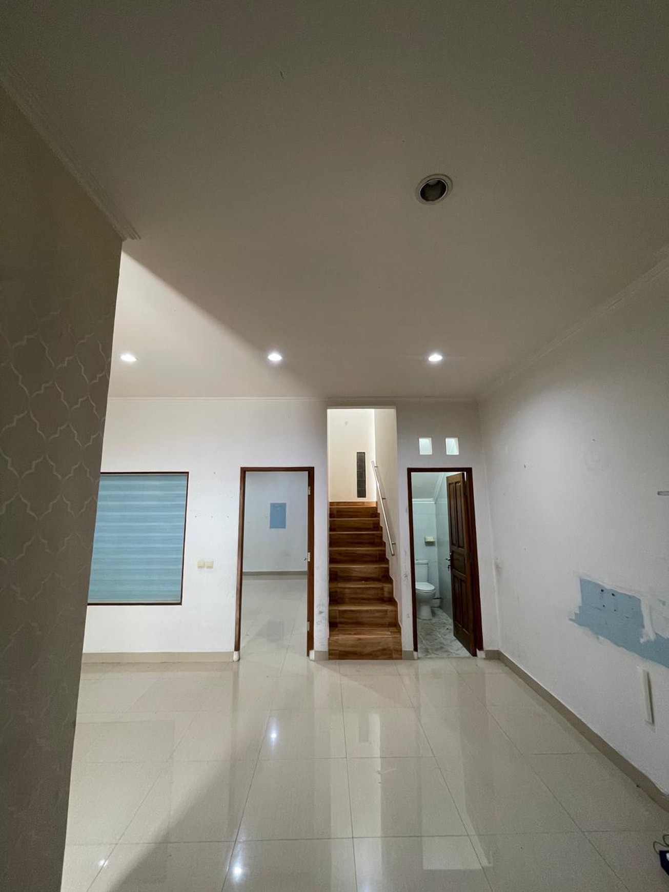 Rumah Bagus, 2 Lantai, Lokasi strategis di Bintaro Sektor 4