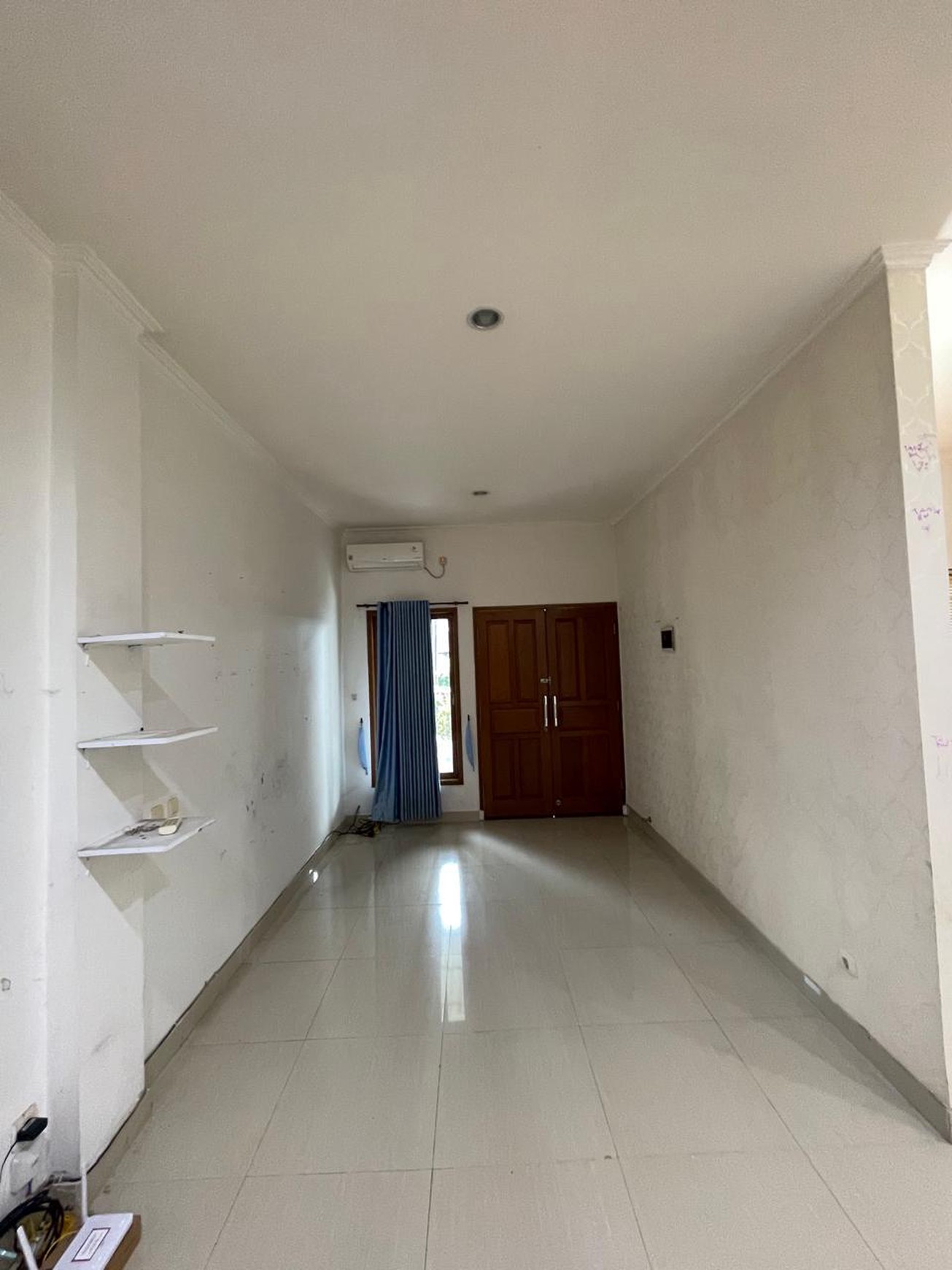 Rumah Bagus, 2 Lantai, Lokasi strategis di Bintaro Sektor 4