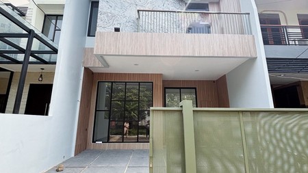 RUMAH MINIMALIS MODERN SIAP HUNI PONDOK INDAH, JAKARTA SELATAN