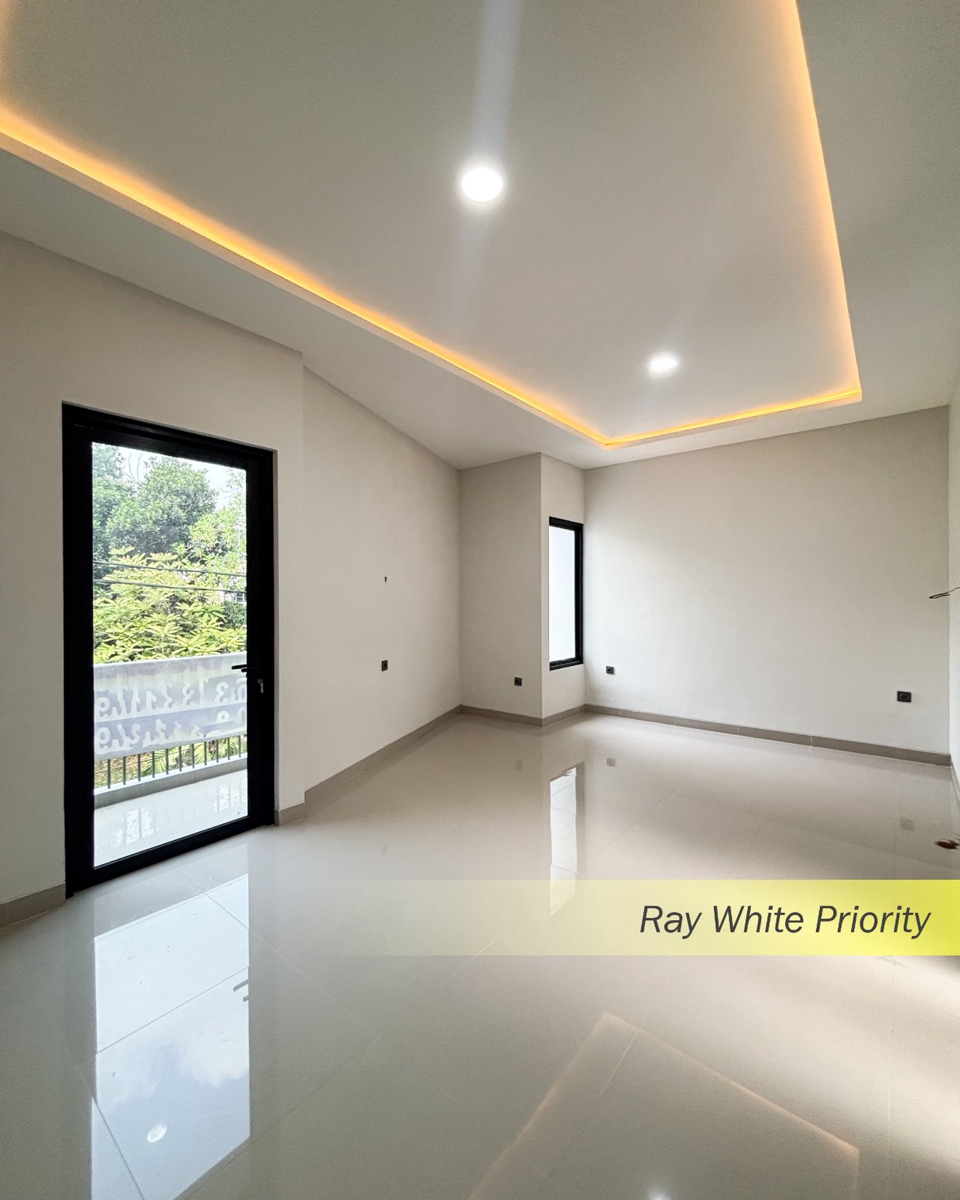Rumah Modern Minimalis di Pondok Indah Siap Huni