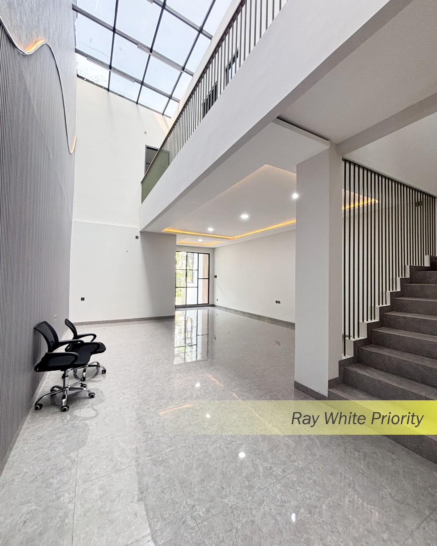 Rumah Modern Minimalis di Pondok Indah Siap Huni