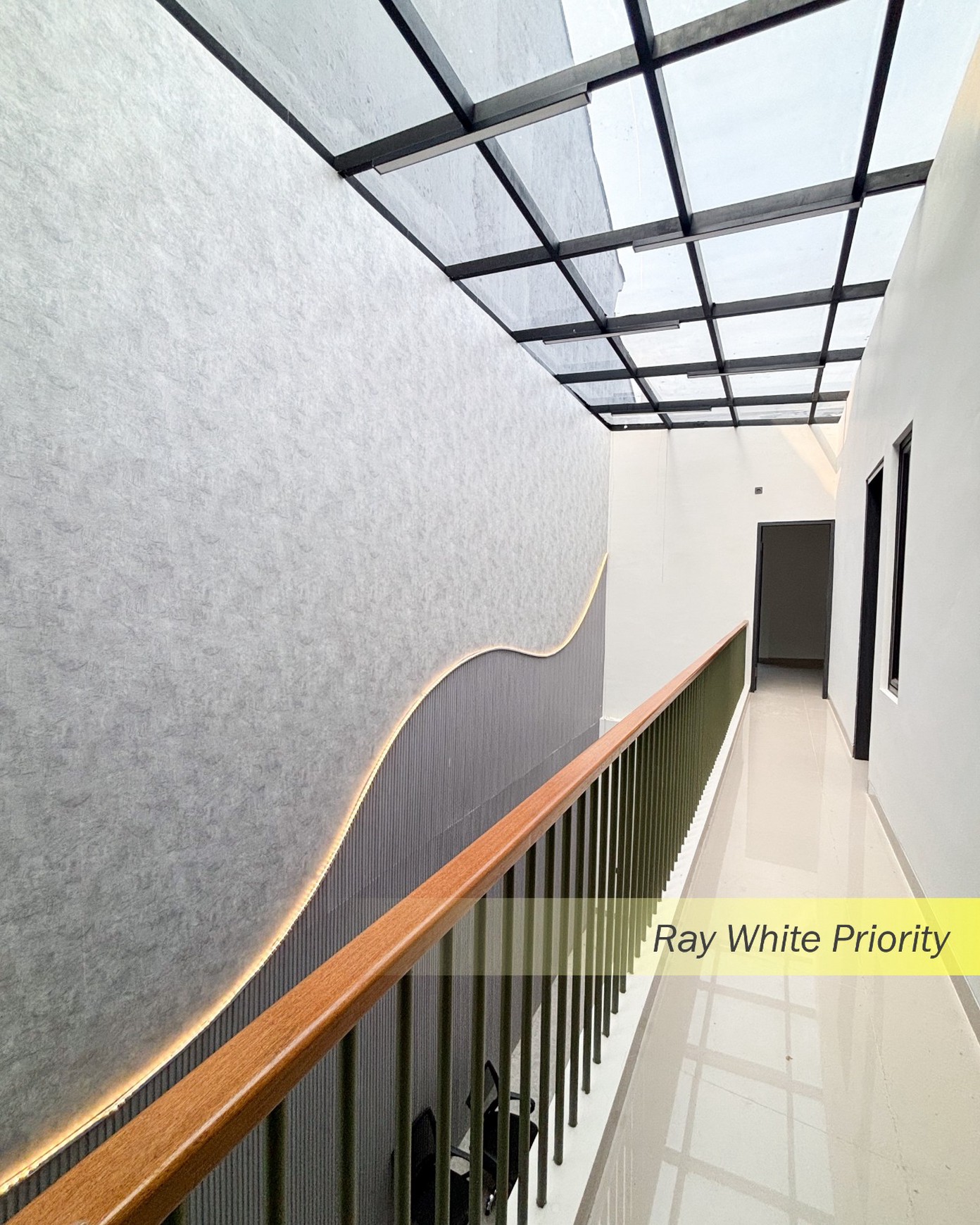 Rumah Modern Minimalis di Pondok Indah Siap Huni