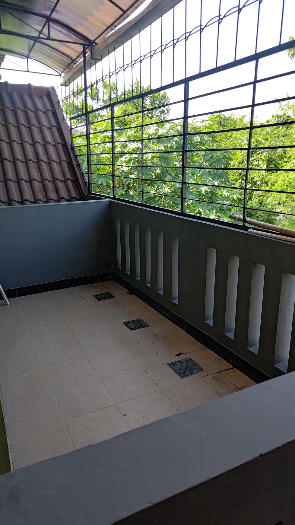Rumah 2 lantai dalam Perum Lokasi Strategis Diarea Seturan Caturtunggal Depok Sleman