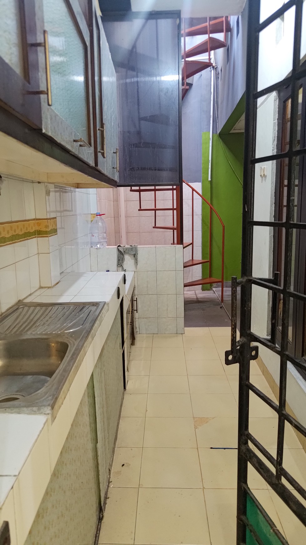 Rumah 2 lantai dalam Perum Lokasi Strategis Diarea Seturan Caturtunggal Depok Sleman