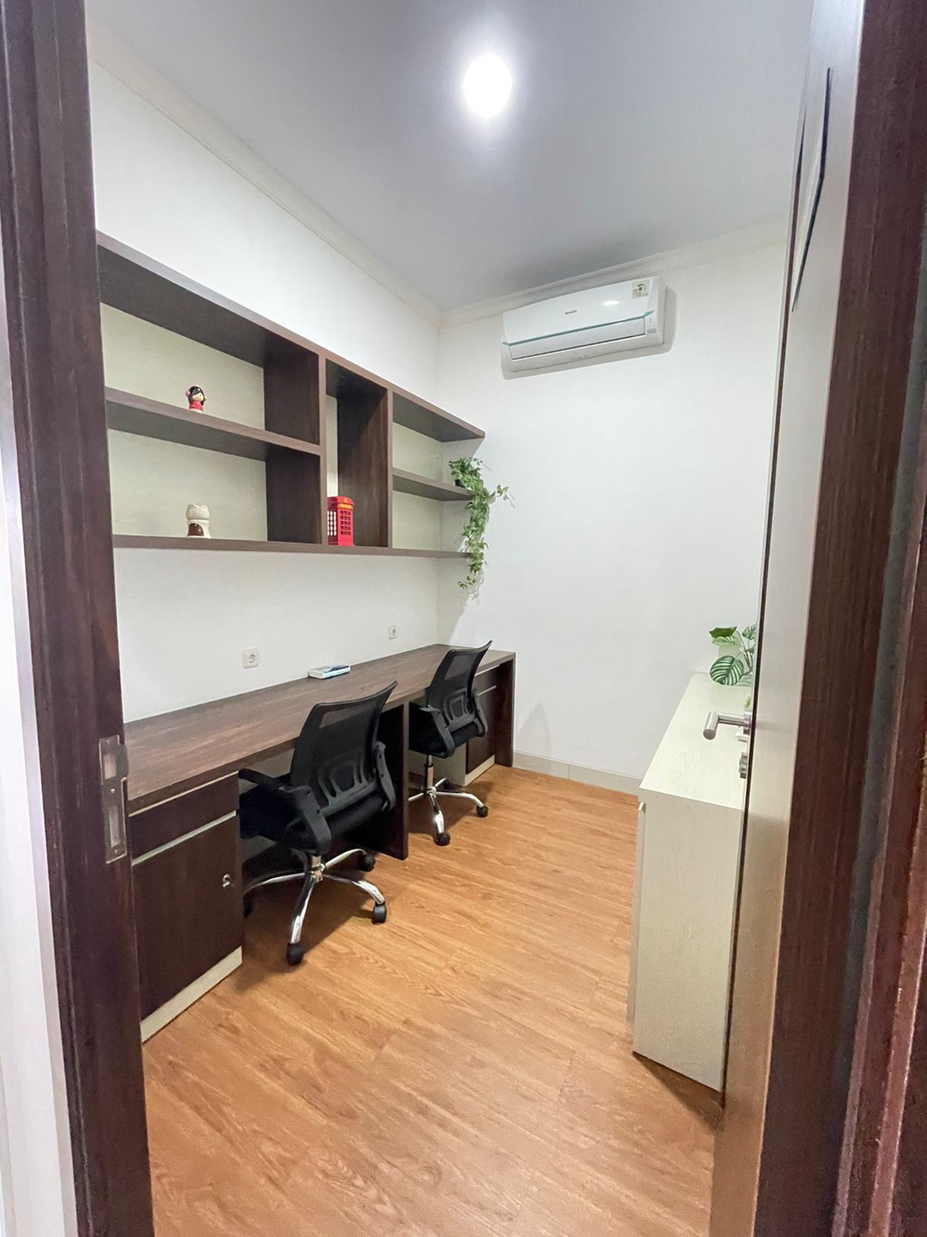 DISEWAKAN RUKO SIAP HUNI TERSEDIA LIFT DI LEBAK BULUS