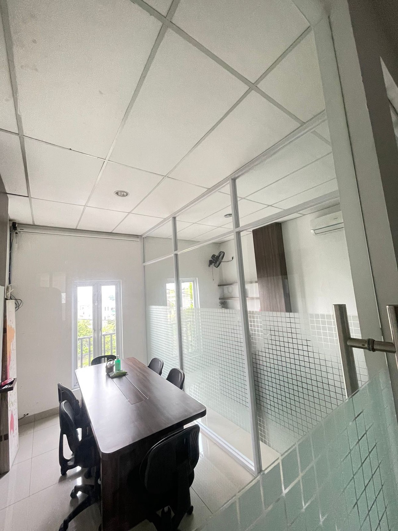 DISEWAKAN RUKO SIAP HUNI TERSEDIA LIFT DI LEBAK BULUS