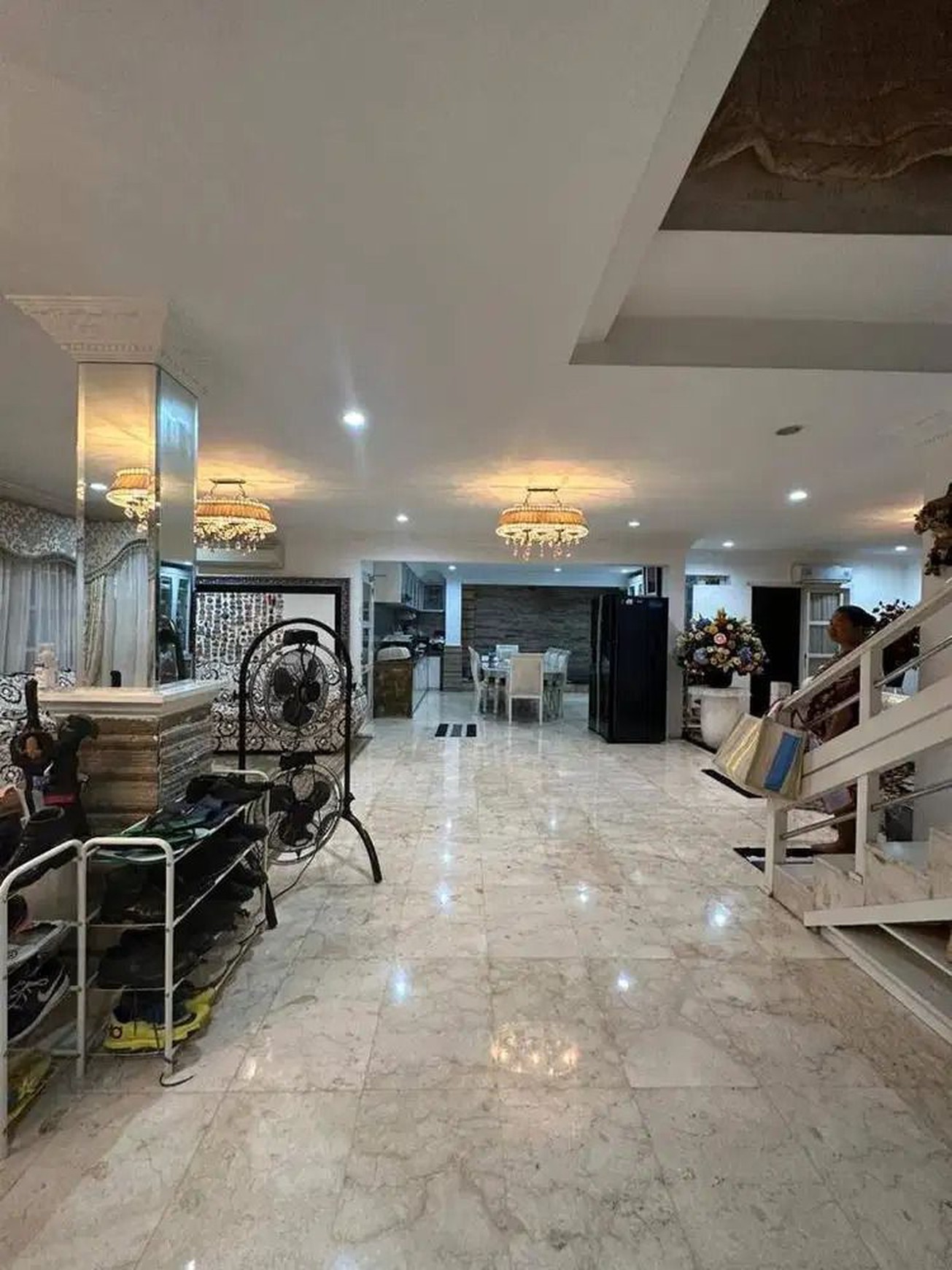 Dijual Rumah Mewah Siap Huni di Pasar Minggu