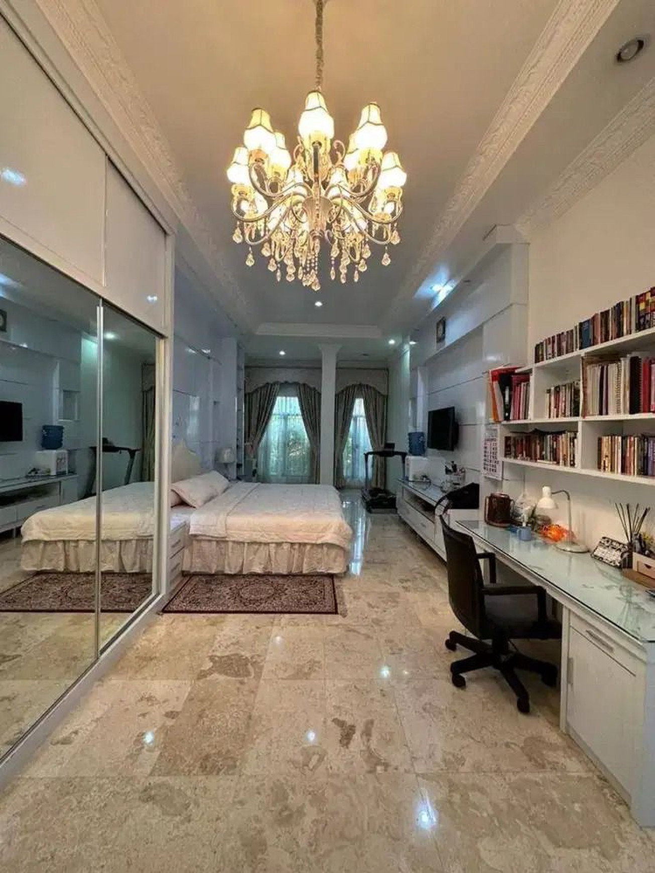 Dijual Rumah Mewah Siap Huni di Pasar Minggu
