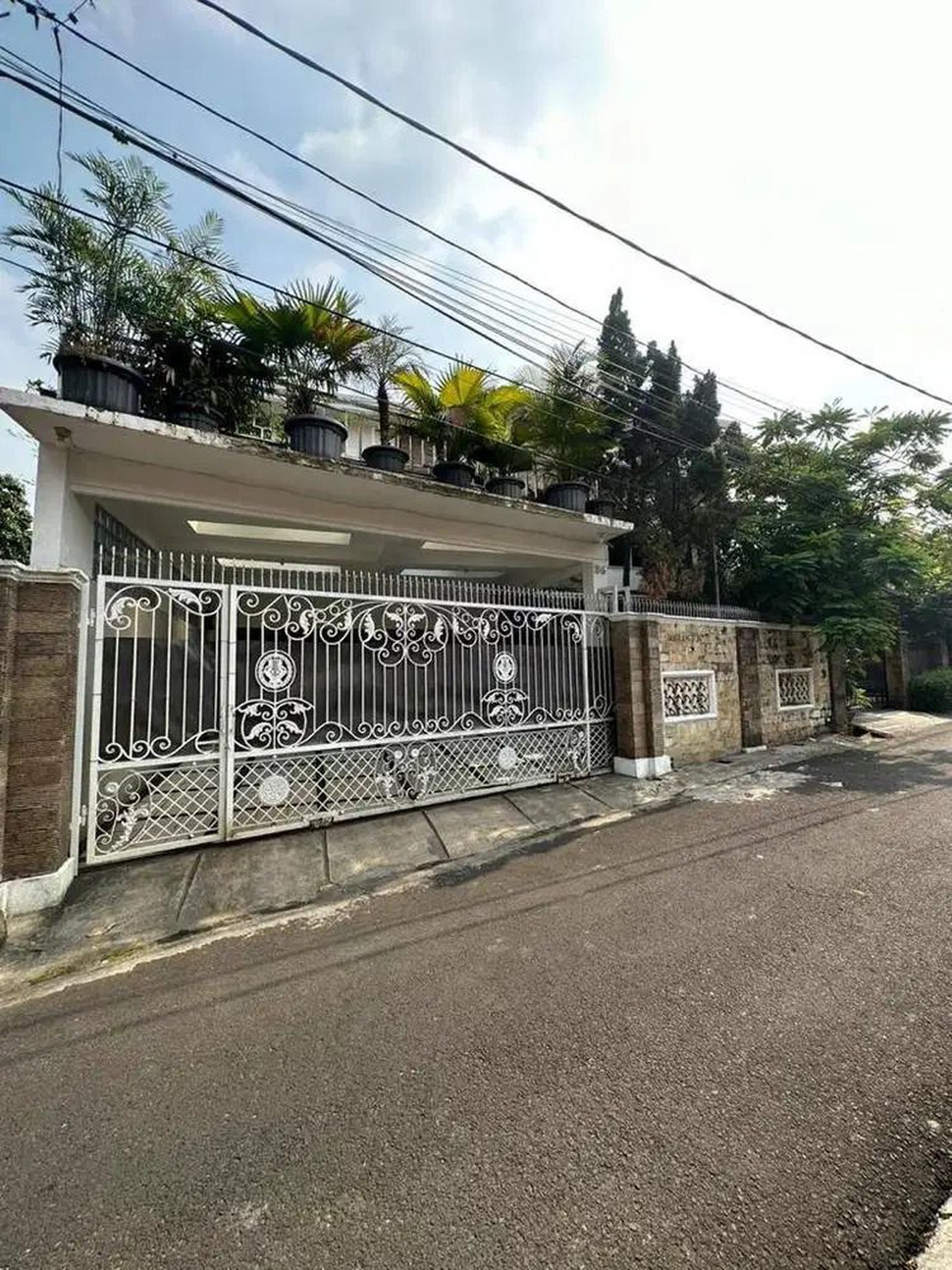 Dijual Rumah Mewah Siap Huni di Pasar Minggu