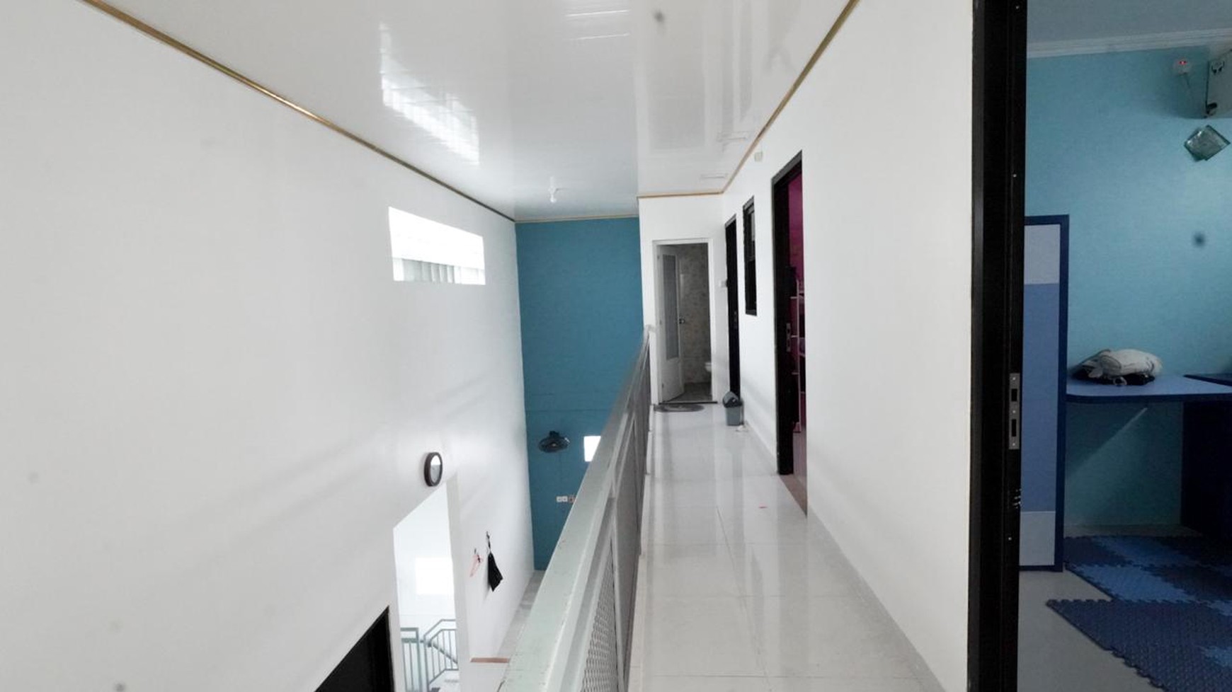 Dikontrakan RUMAH MODERN di Komplek Kavling UI Barat