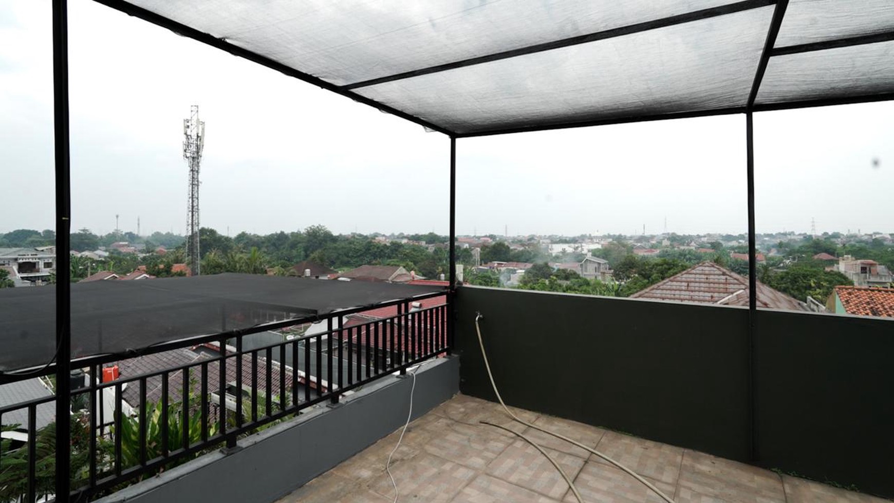 Dikontrakan RUMAH MODERN di Komplek Kavling UI Barat