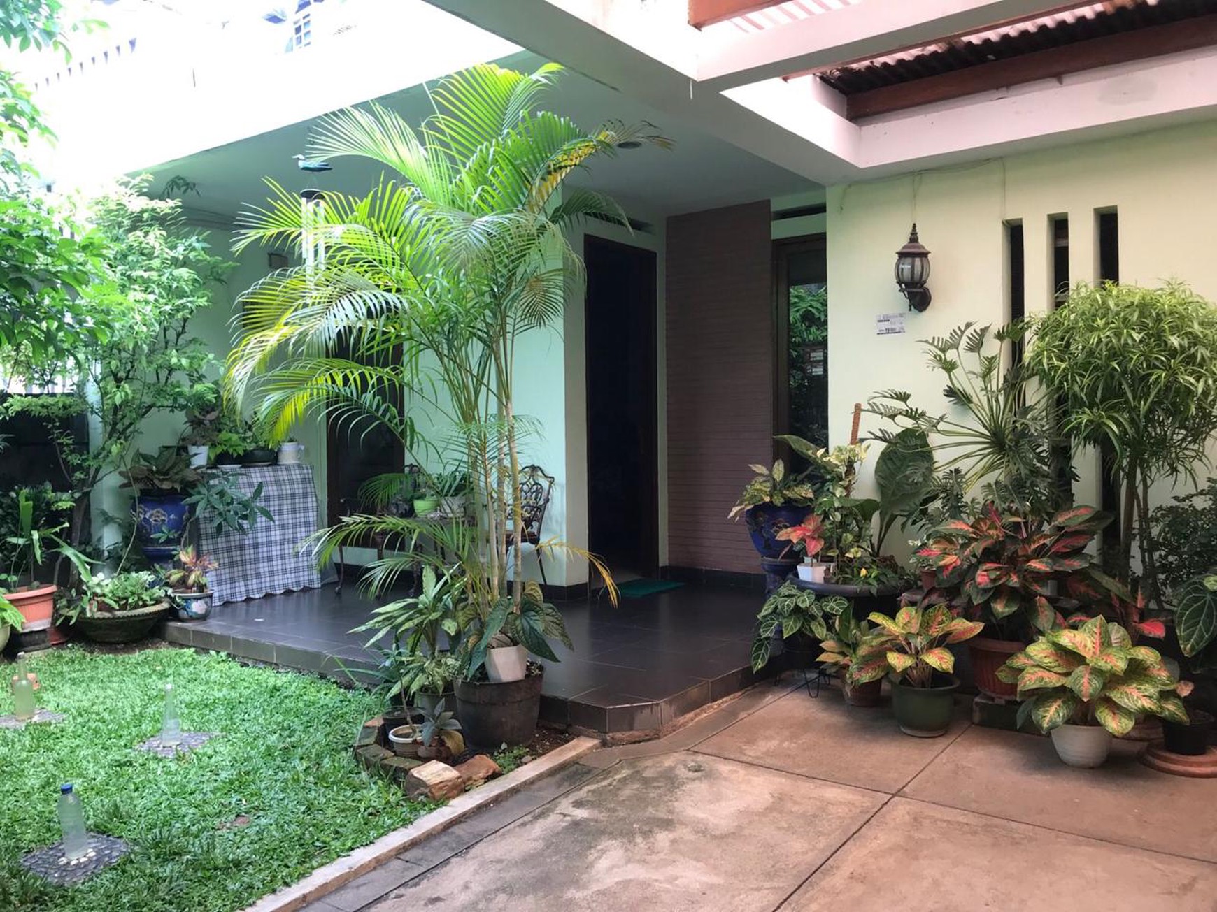 Rumah Asri dalam Cluster yang nyaman, di Lebak Bulus dekat RS Mayapada dan Citos.