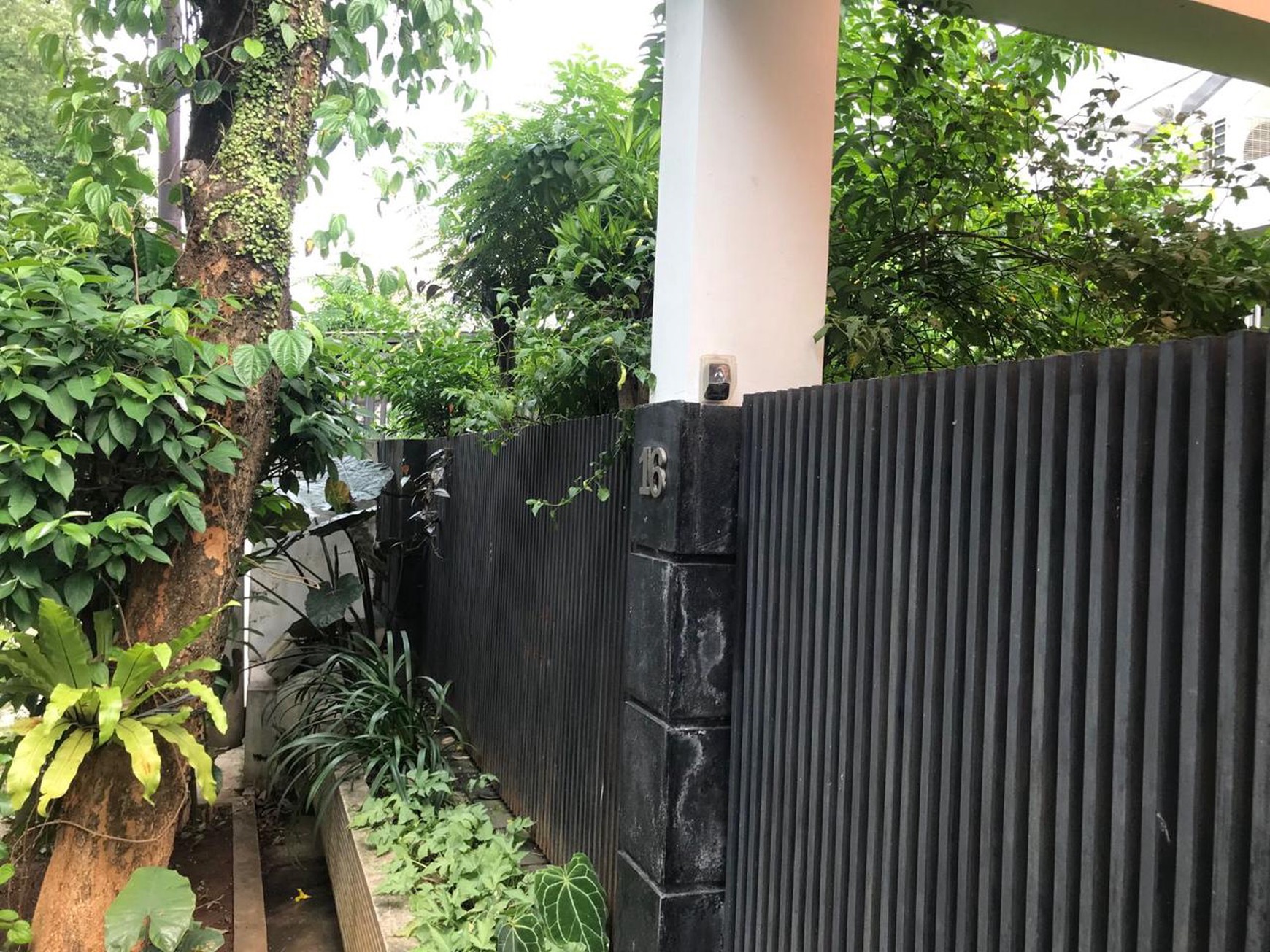 Rumah Asri dalam Cluster yang nyaman, di Lebak Bulus dekat RS Mayapada dan Citos.