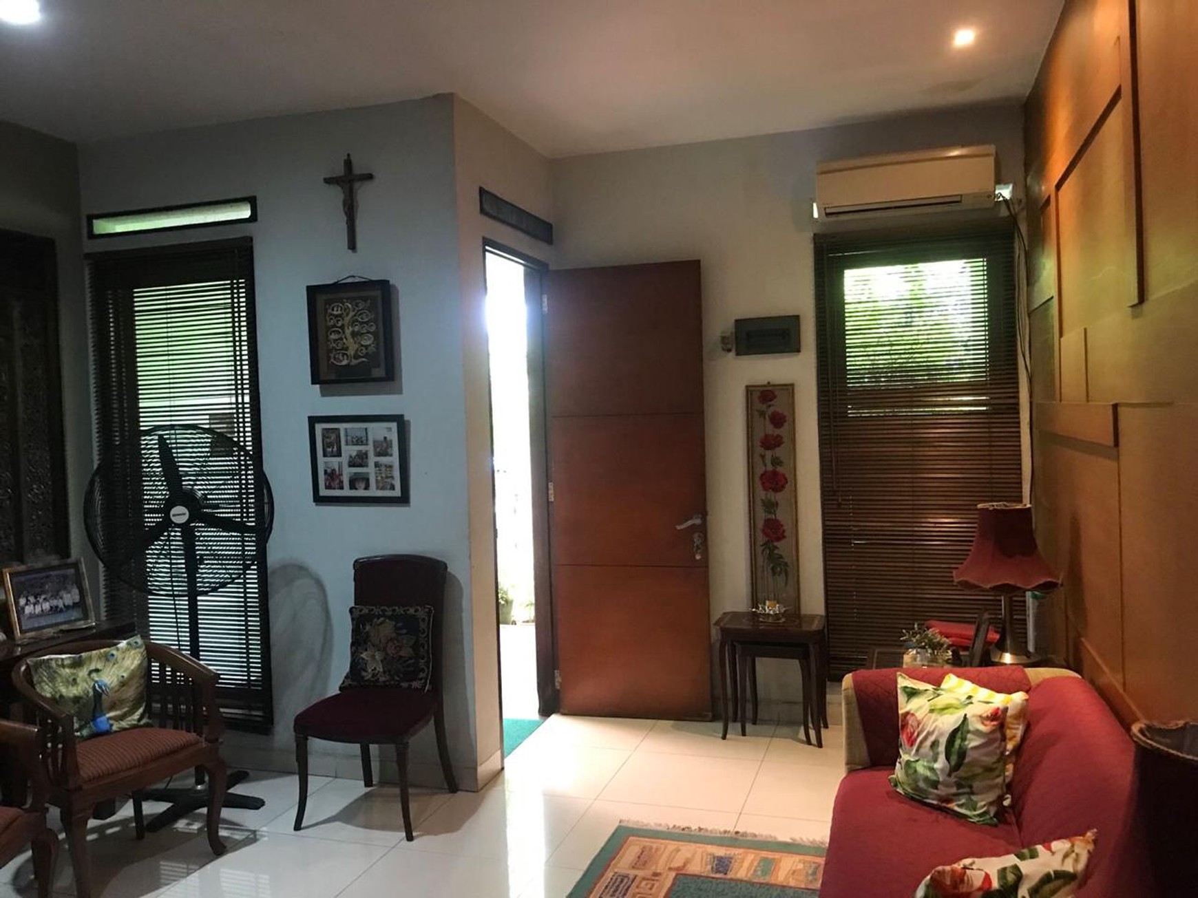 Rumah Asri dalam Cluster yang nyaman, di Lebak Bulus dekat RS Mayapada dan Citos.