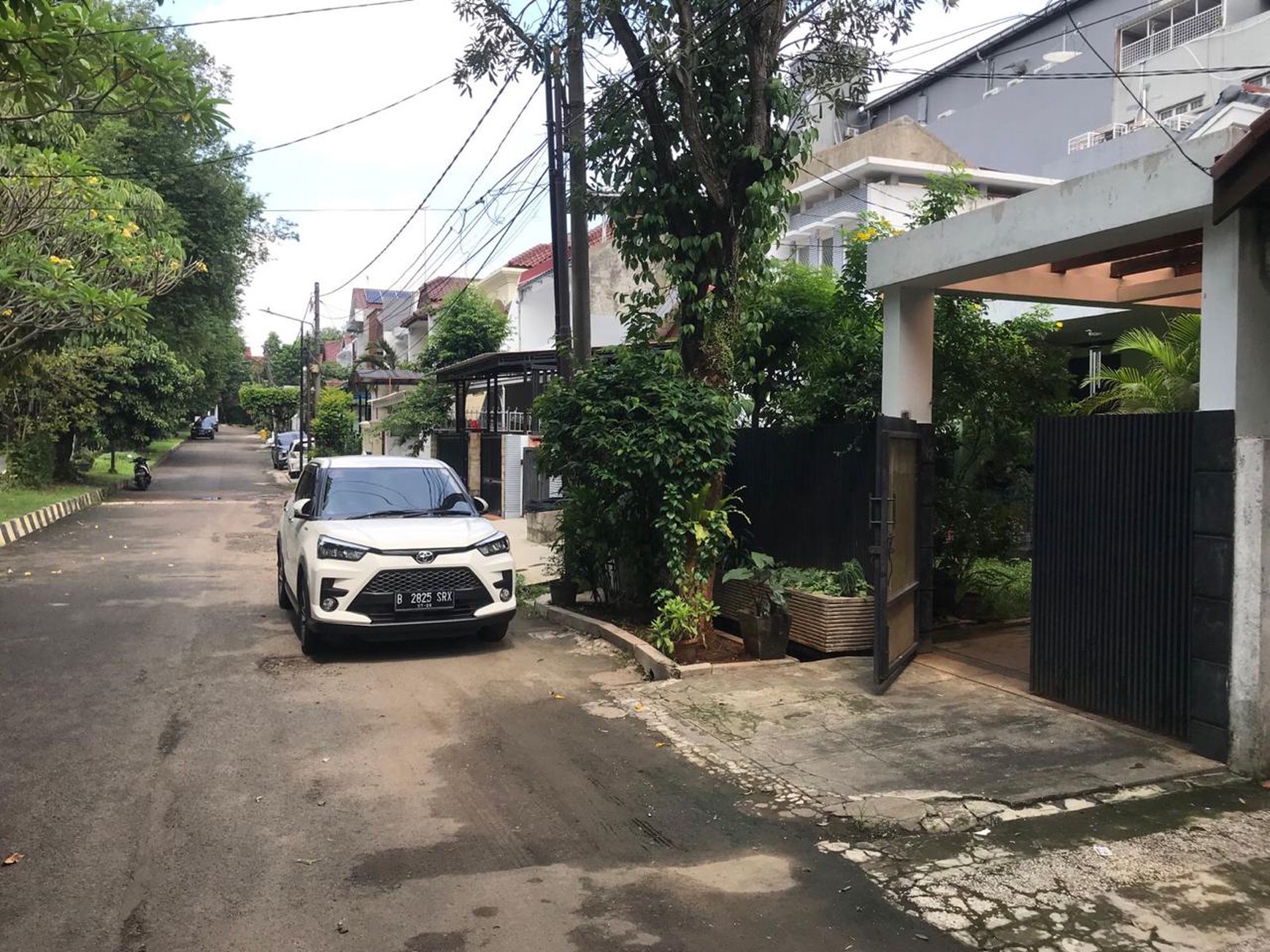 Rumah Asri dalam Cluster yang nyaman, di Lebak Bulus dekat RS Mayapada dan Citos.
