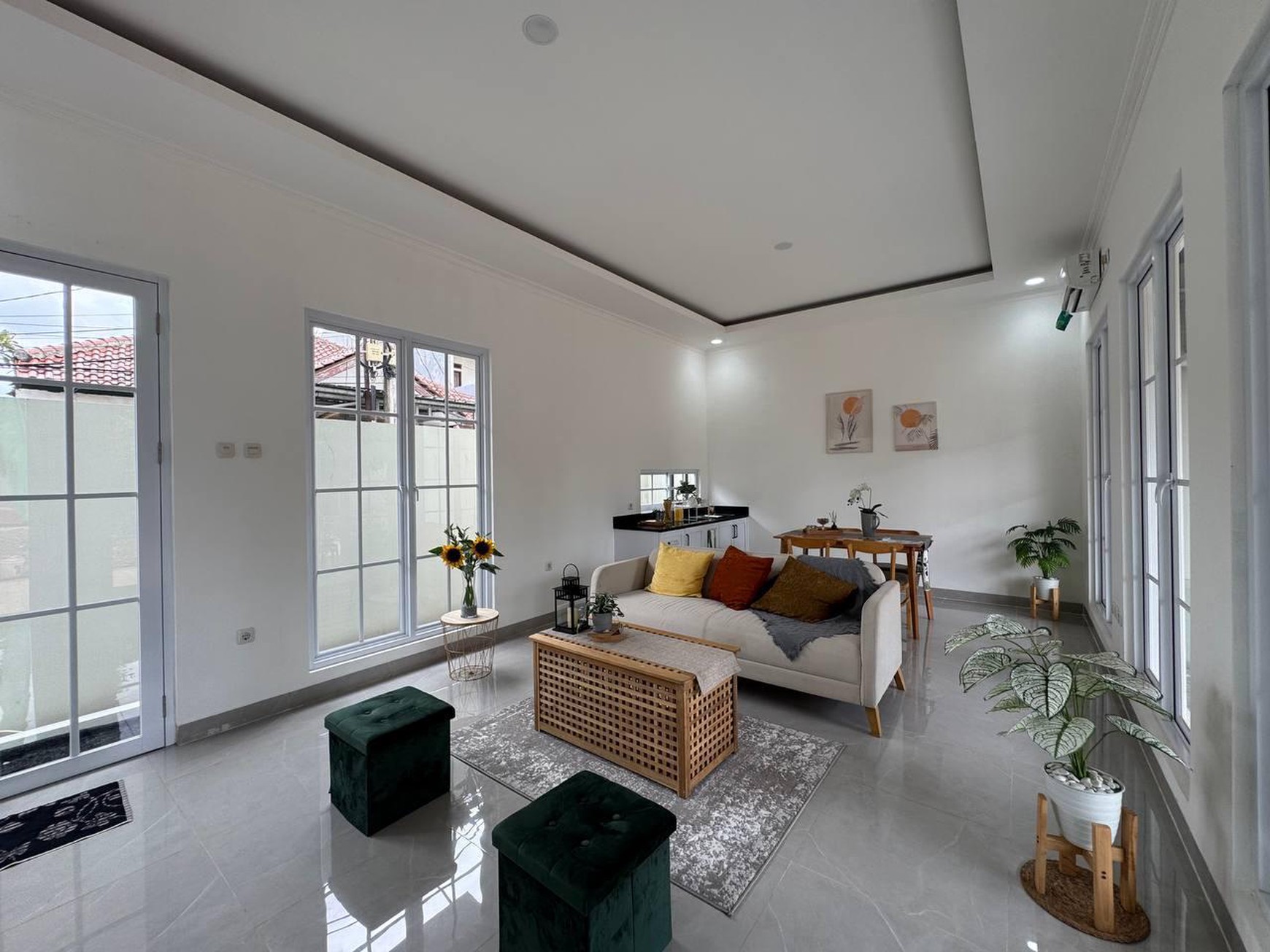 Cinere rumah brandnew dekat pintu tol desari free biaya2