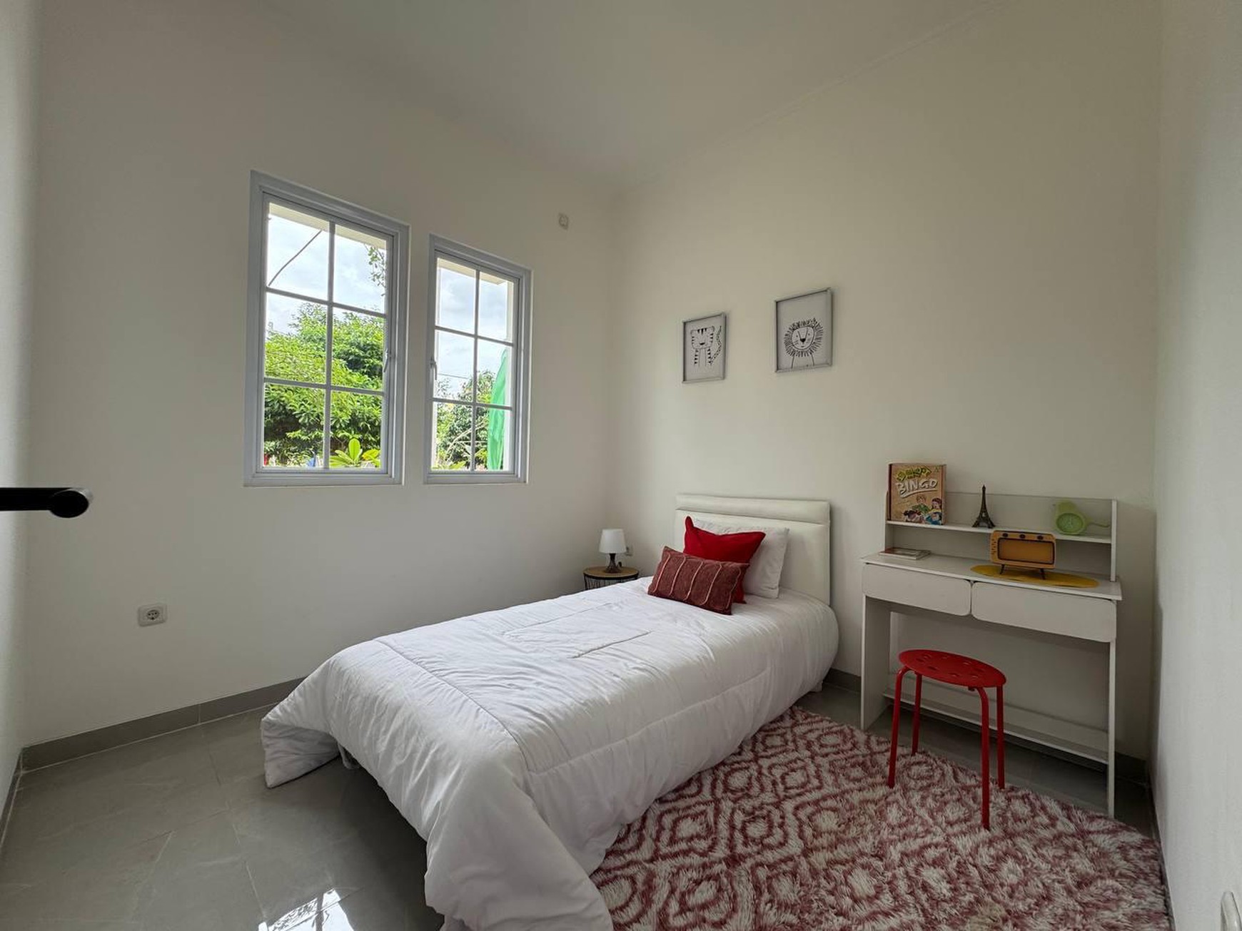 Cinere rumah brandnew dekat pintu tol desari free biaya2