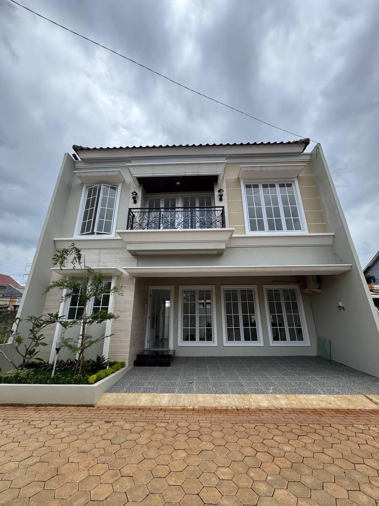 Cinere rumah brandnew dekat pintu tol desari free biaya2