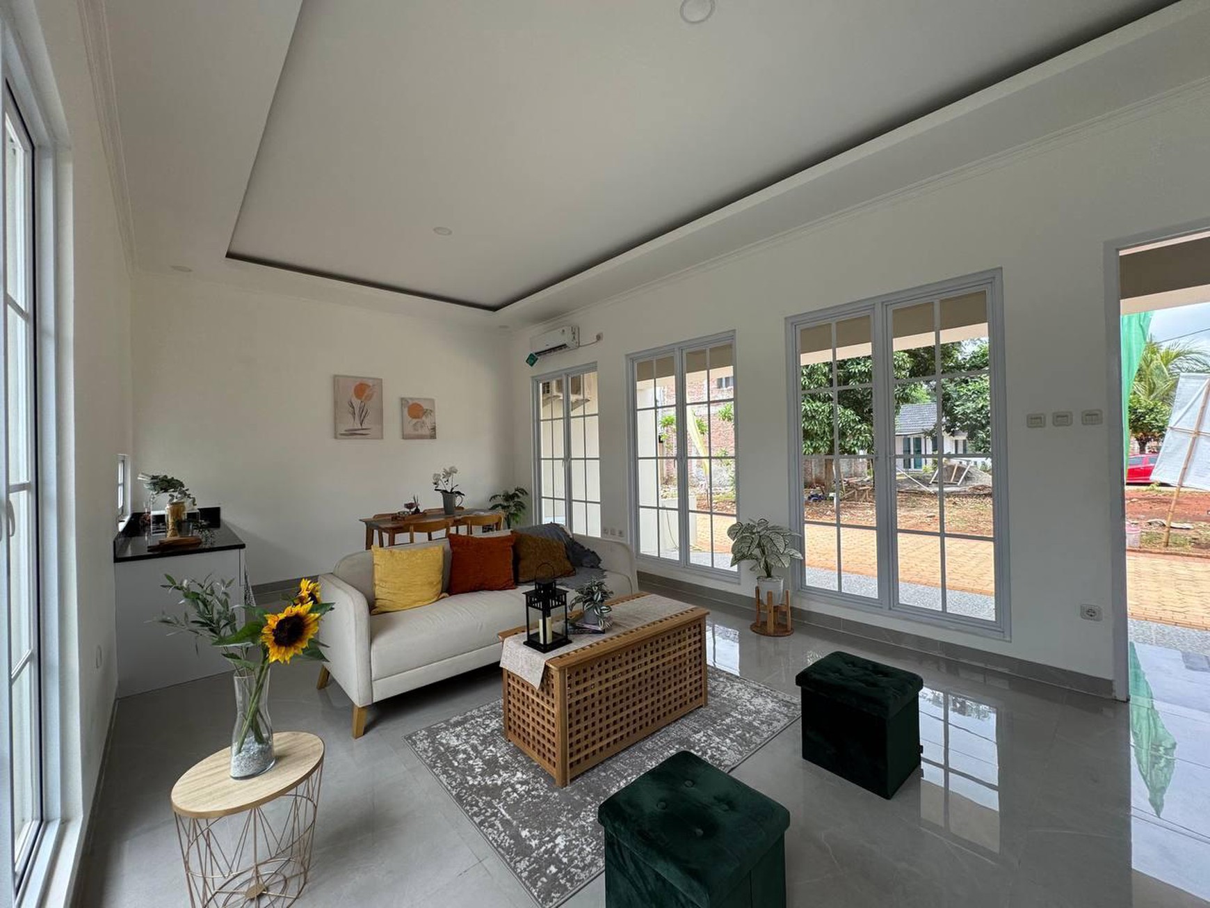 Cinere rumah brandnew dekat pintu tol desari free biaya2