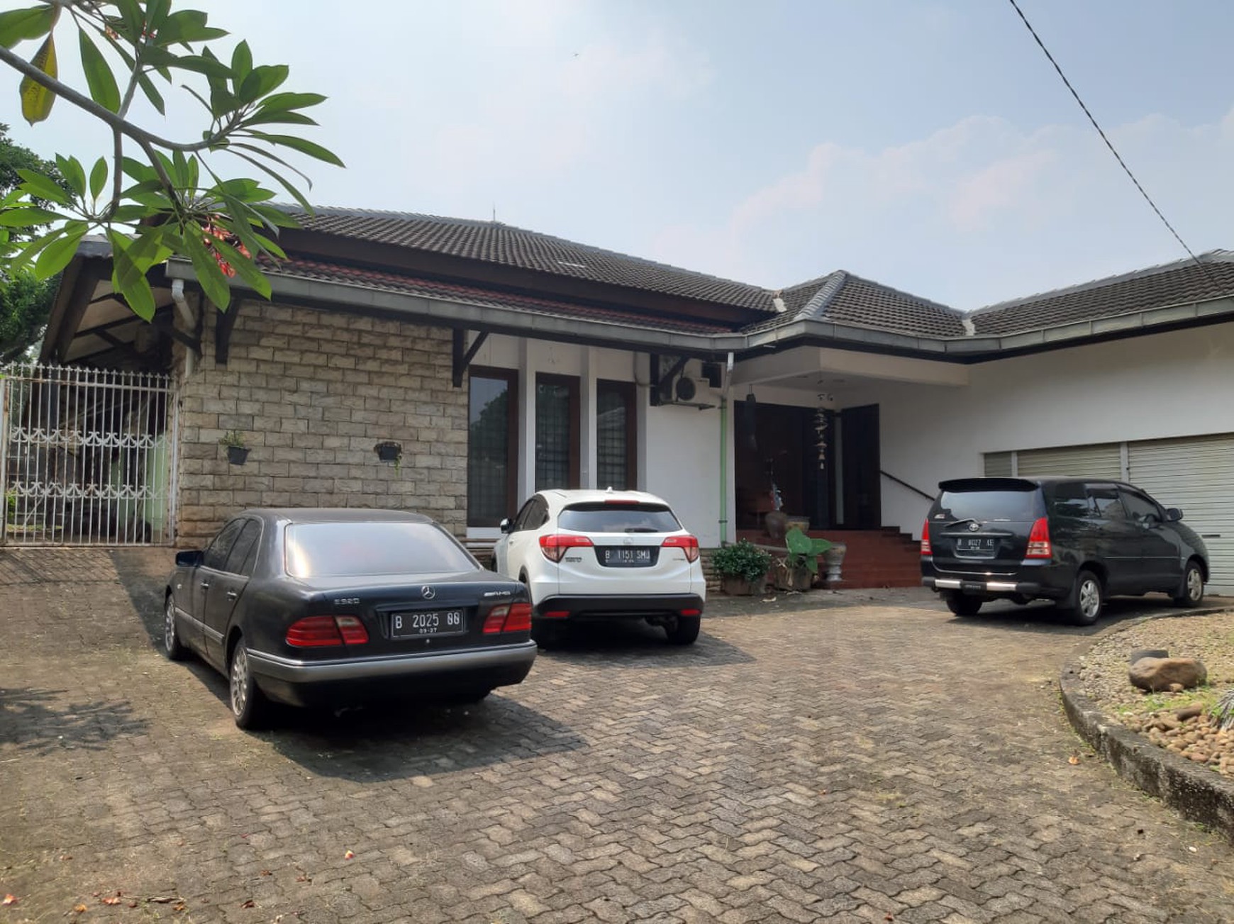 Rumah Bagus Siap Huni dan Asri di Jl Cempaka, Pesanggrahan, Jakarta Selatan