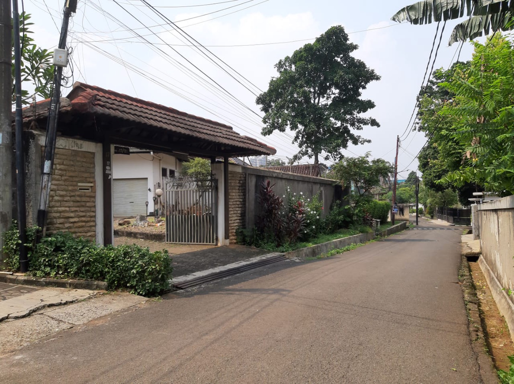 Rumah Bagus Siap Huni dan Asri di Jl Cempaka, Pesanggrahan, Jakarta Selatan