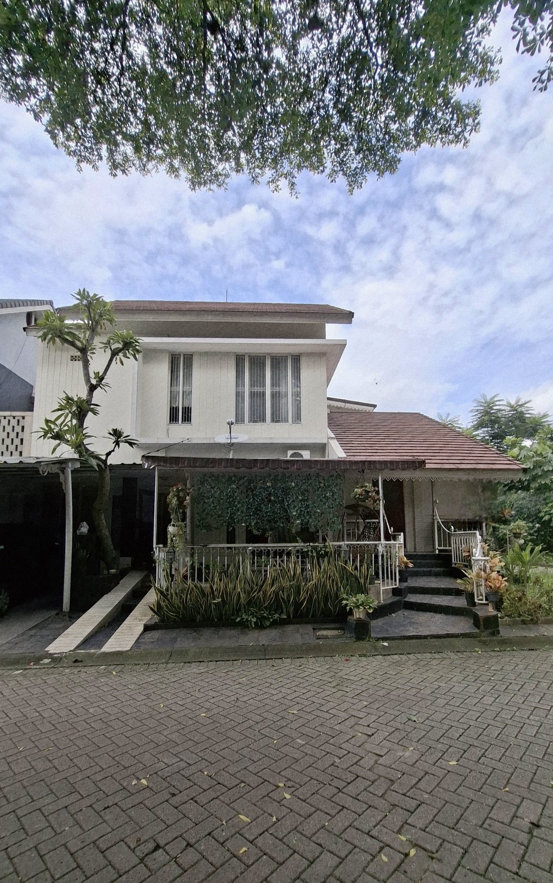 Rumah HOOK di Bintaro Jaya Sektor 9 SHM dalam Cluster KT 5+2 KM 4+2